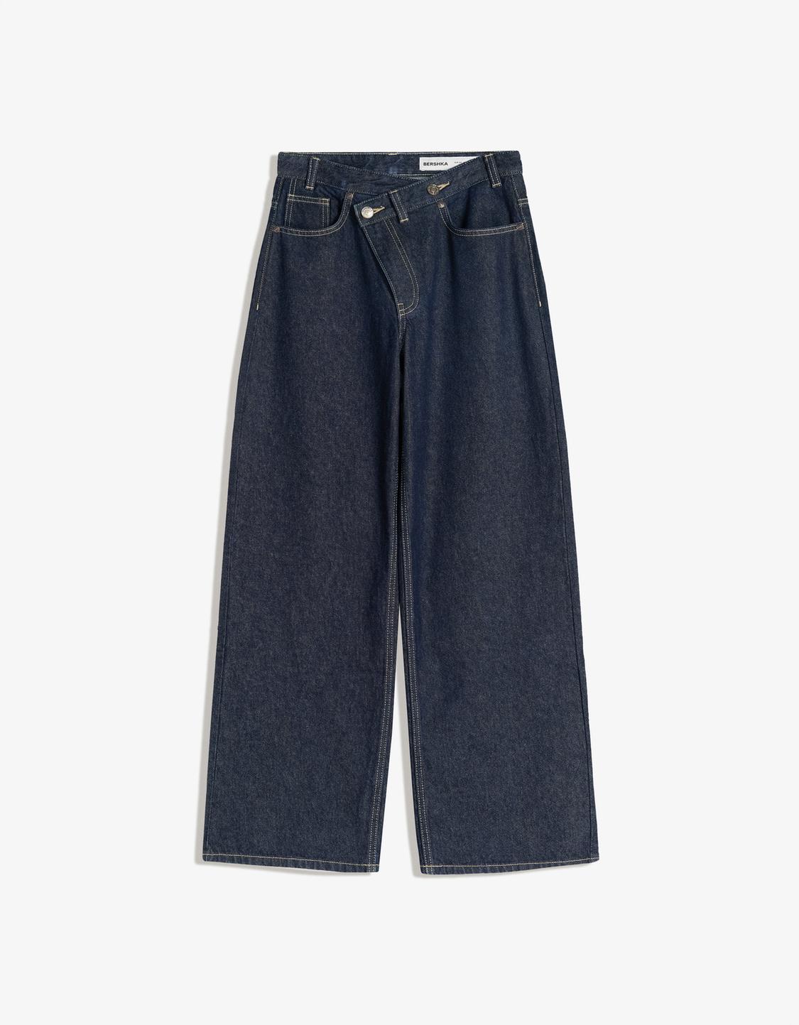 Wide-leg jeans with crossover waist