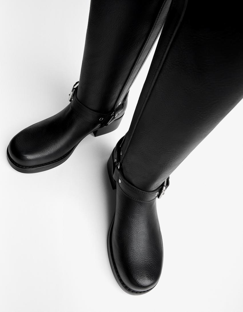 Bota plana biker-Negro