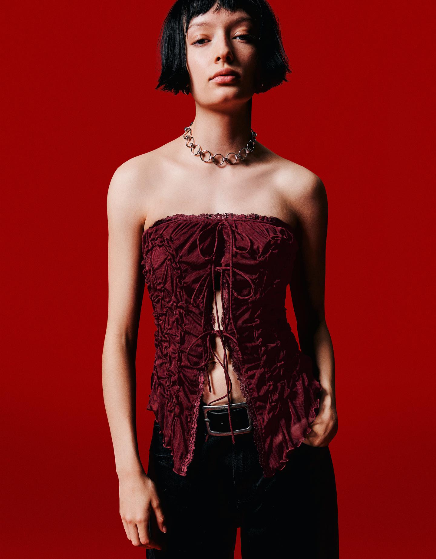 Bershka top bandeau z marszczeniem rubinowy