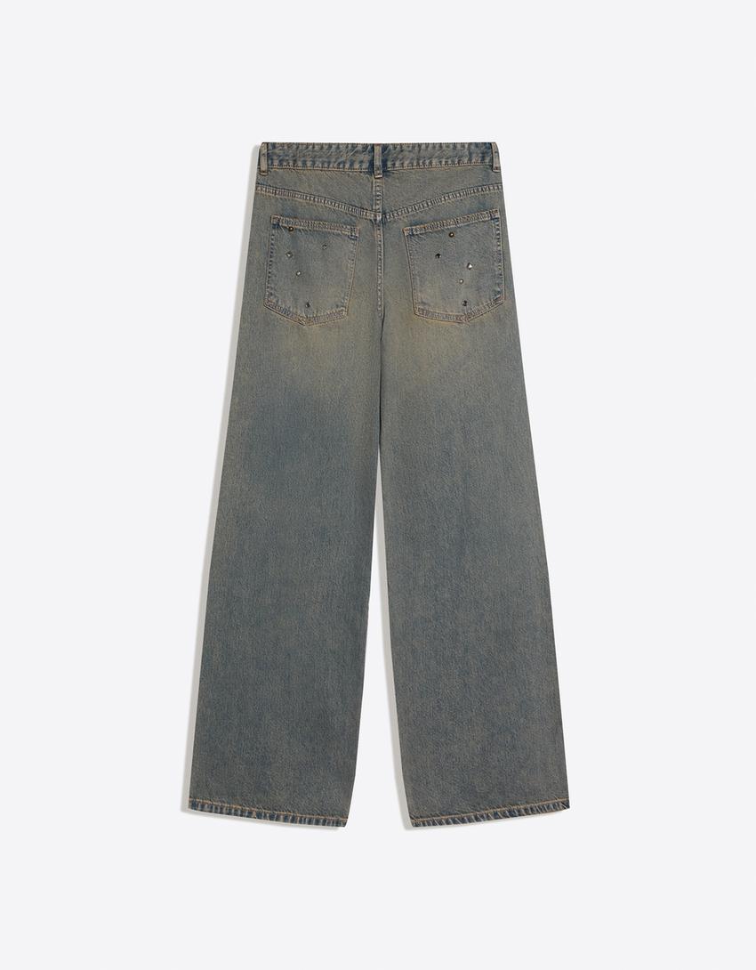 Jeans boyfriend taille basse à clous-Bleu lavé