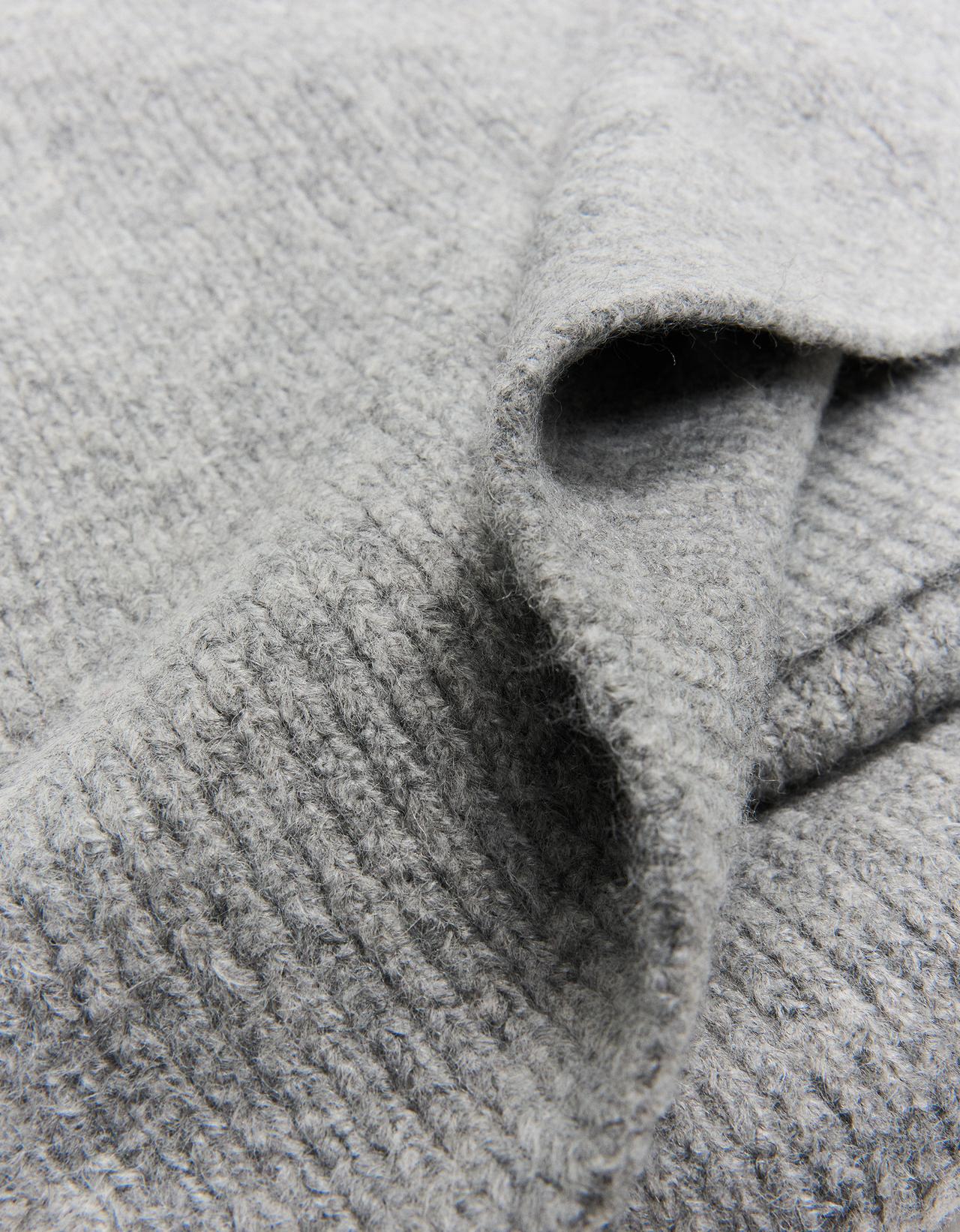 Extra-long knit scarf — Black