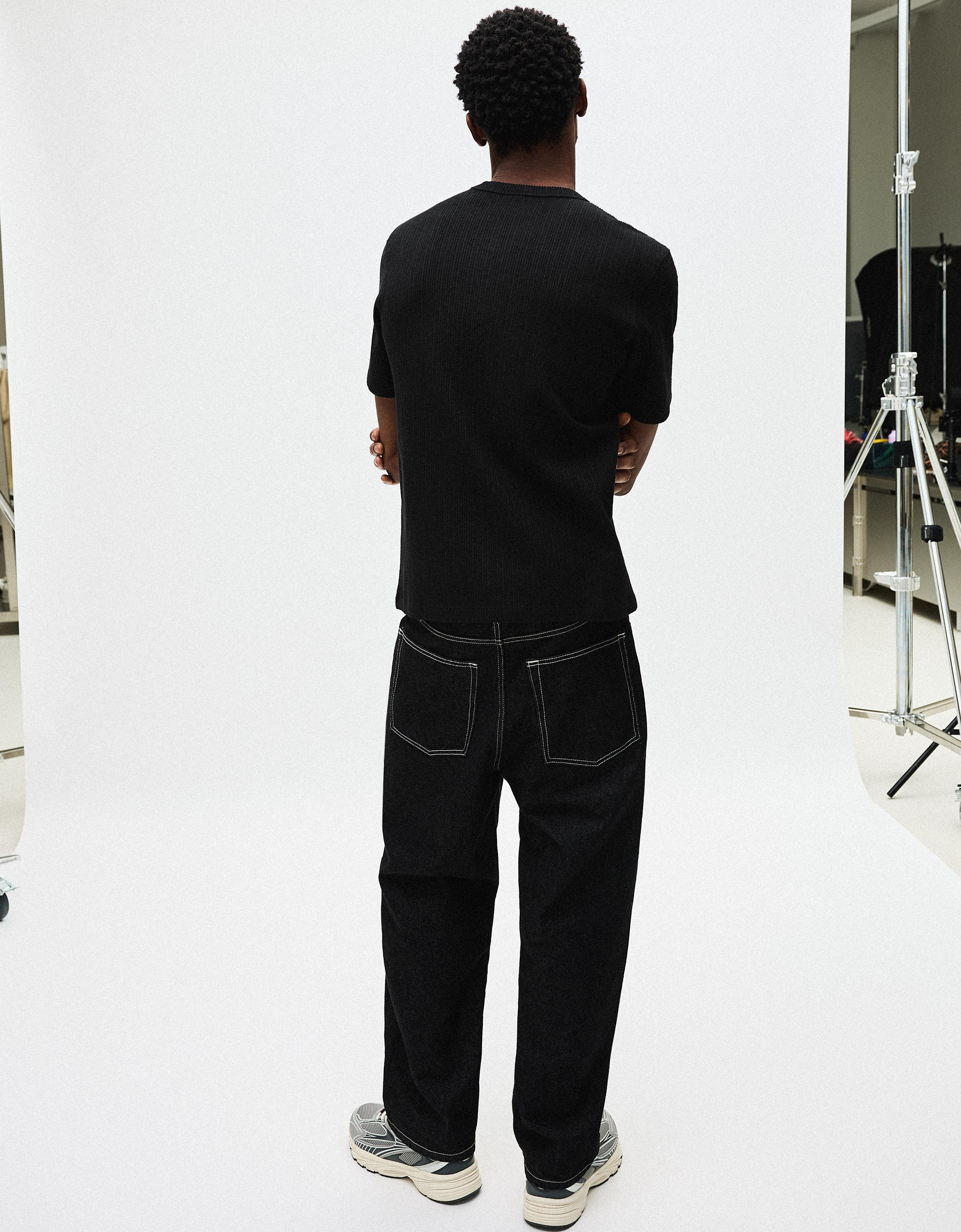 Kısa kollu dokulu tişört - Görsel 9