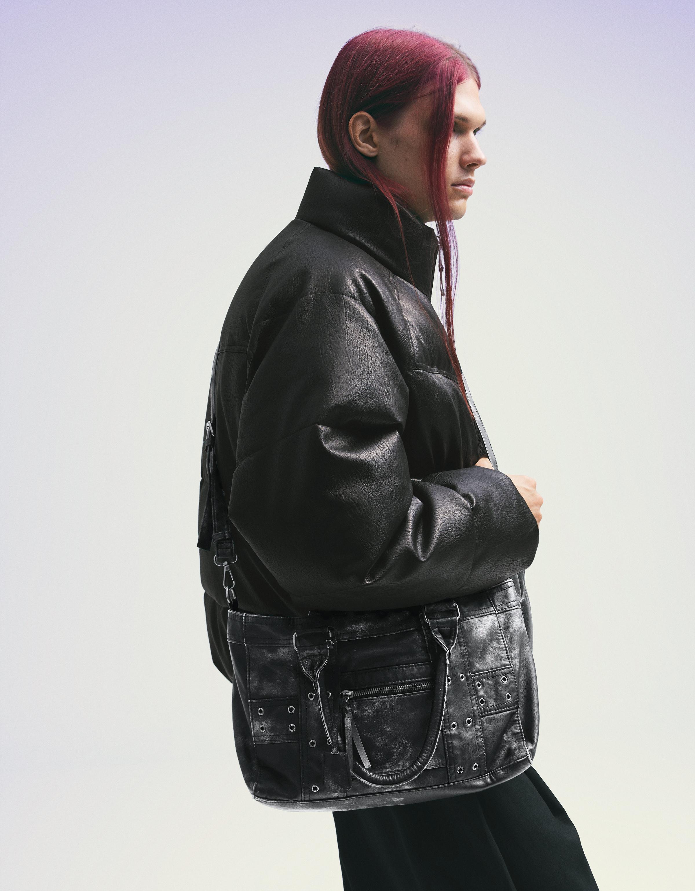 Bershka Crossbody-Tasche Mit Nieten Herren Schwarz