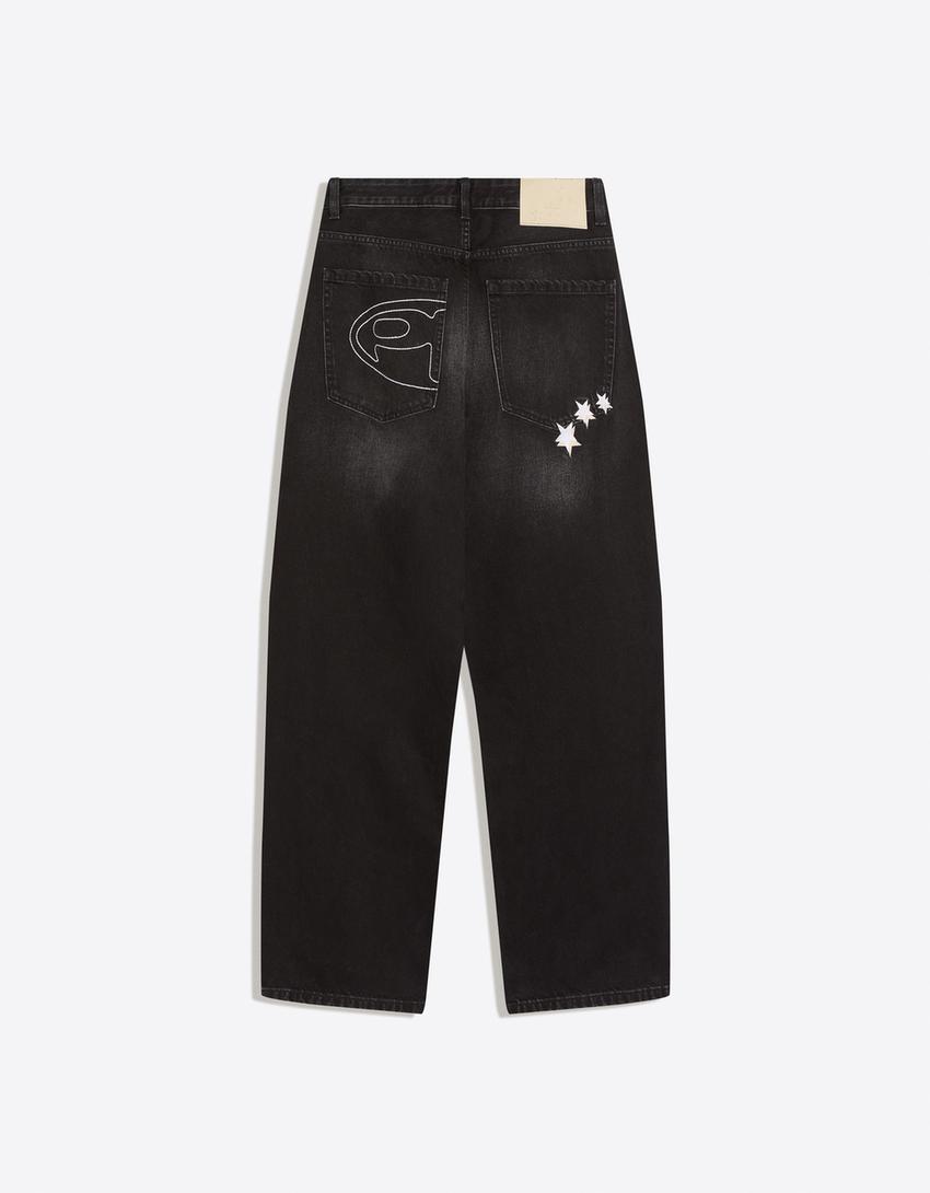 Jeans barrel bordado-Negro