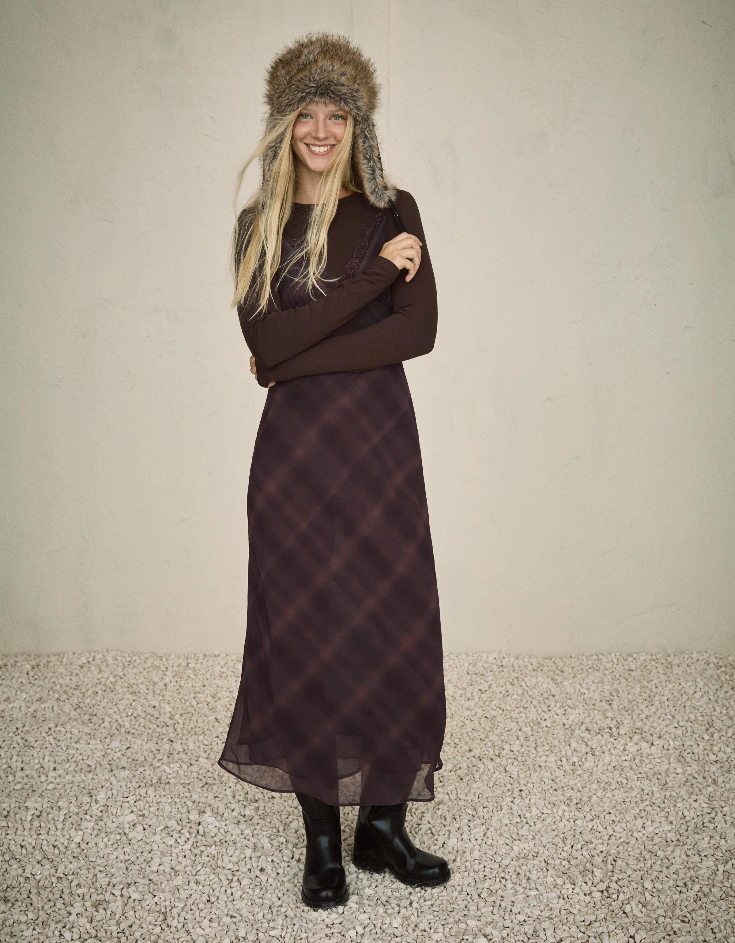 Bershka Chiffon-Midikleid Mit Blonda Damen S Braun