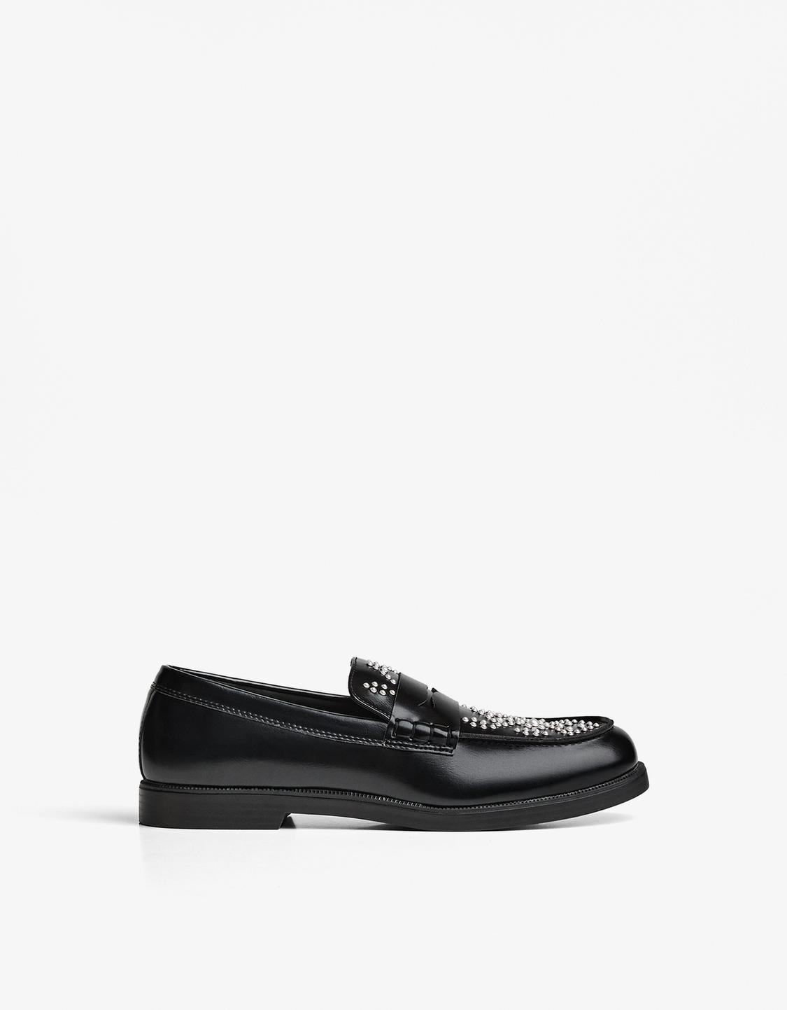 Penny loafer with detail