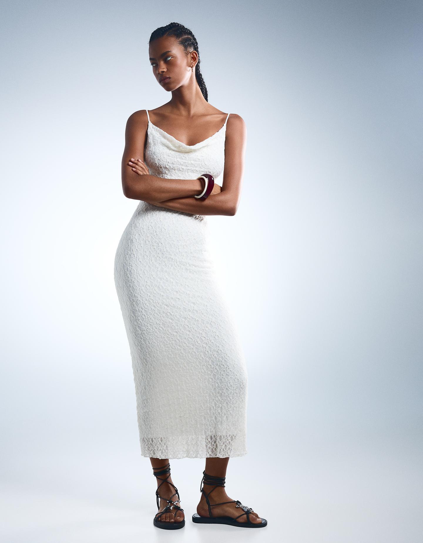 Bershka koronkowa sukienka średniej długości biały złamany