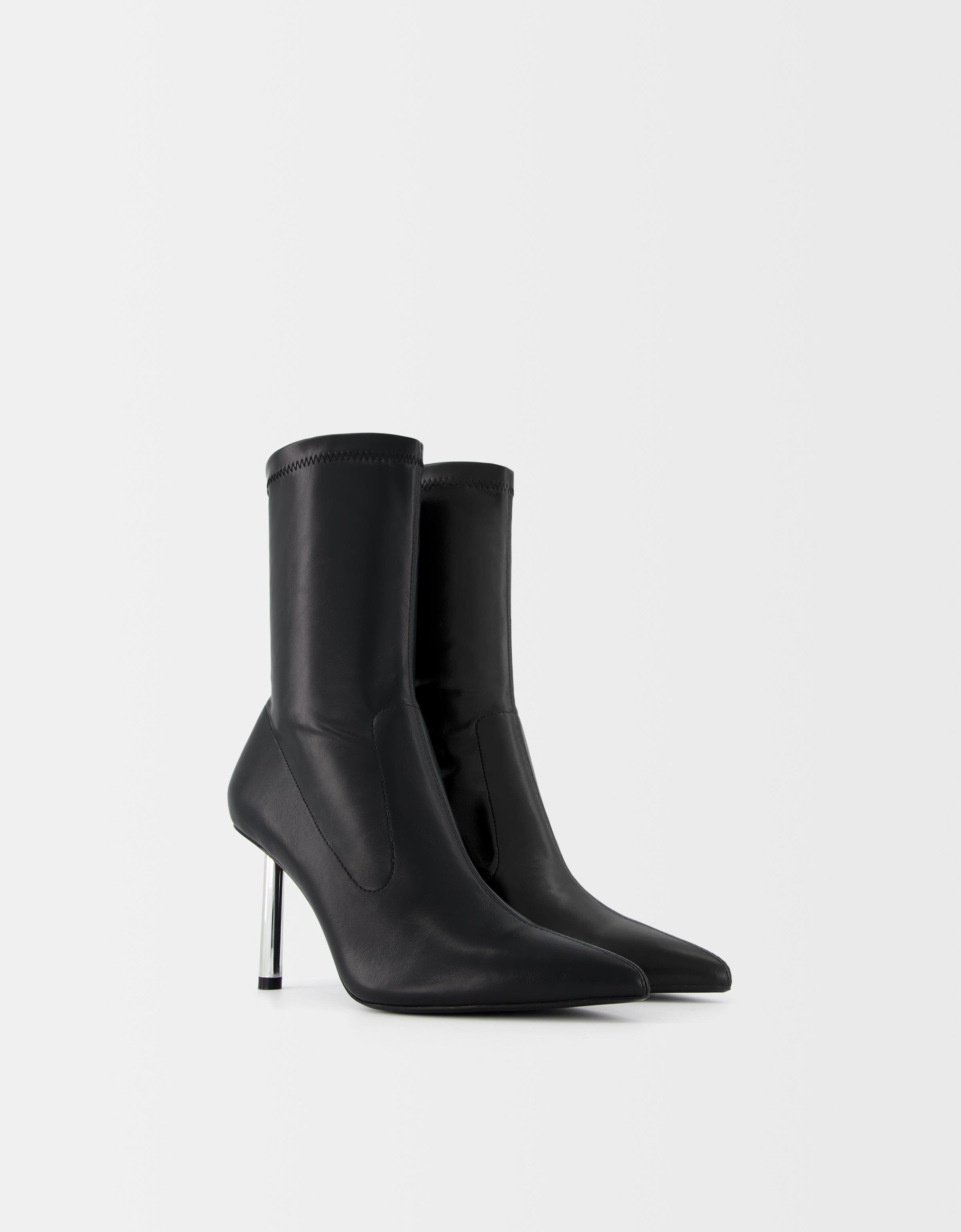 Bottines talon metallise moulantes Chaussures Femme Bershka