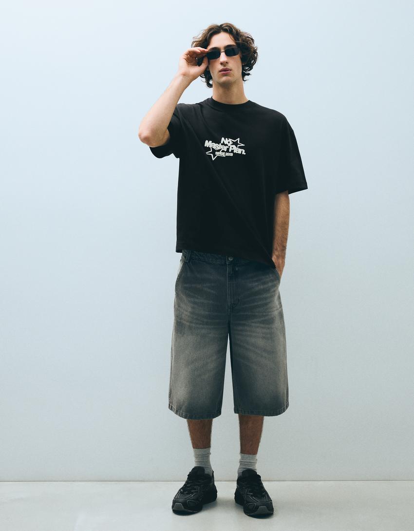 Boxy-T-Shirt mit Print-Schwarz