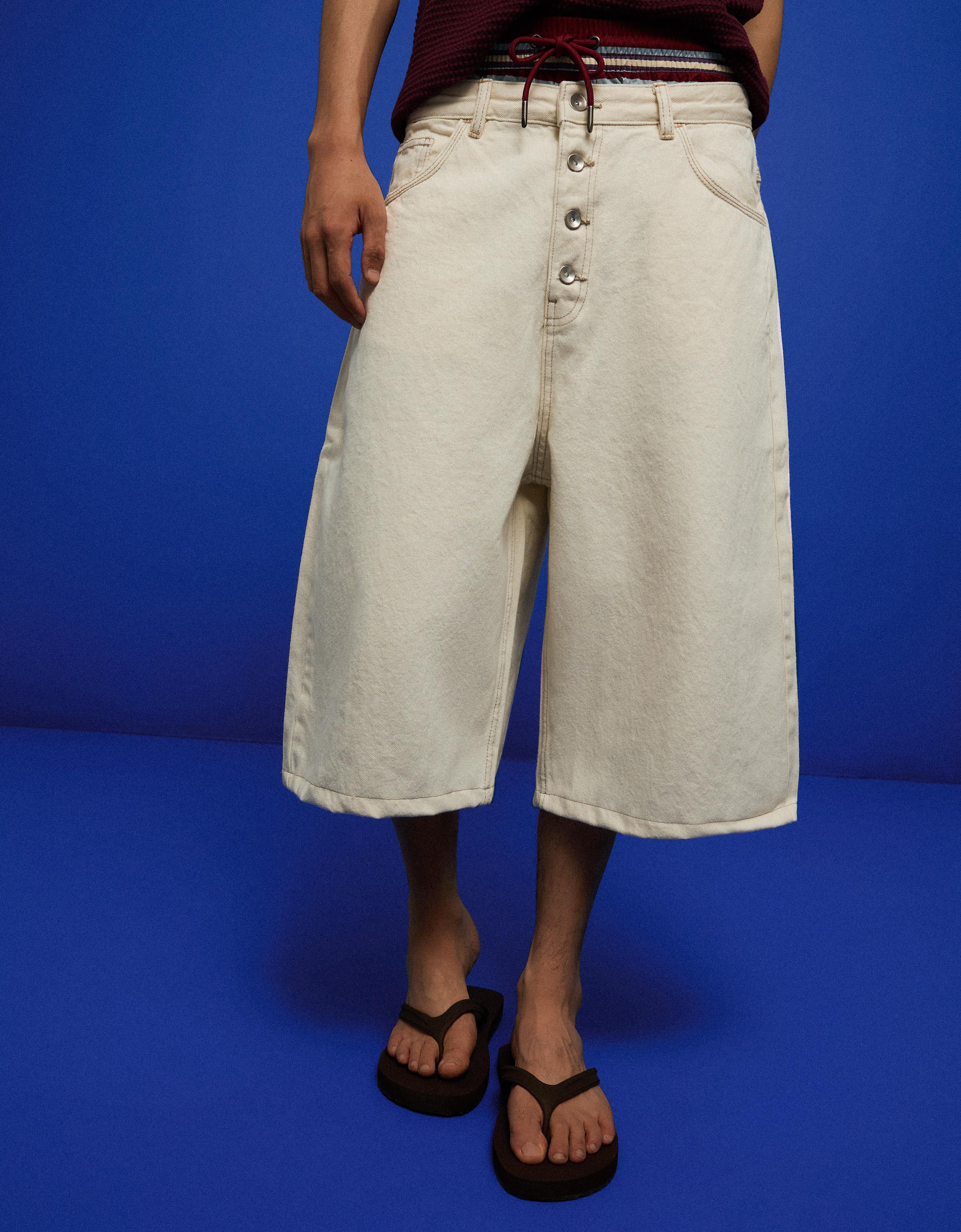 Barrel leg denim Bermuda shorts — Cream