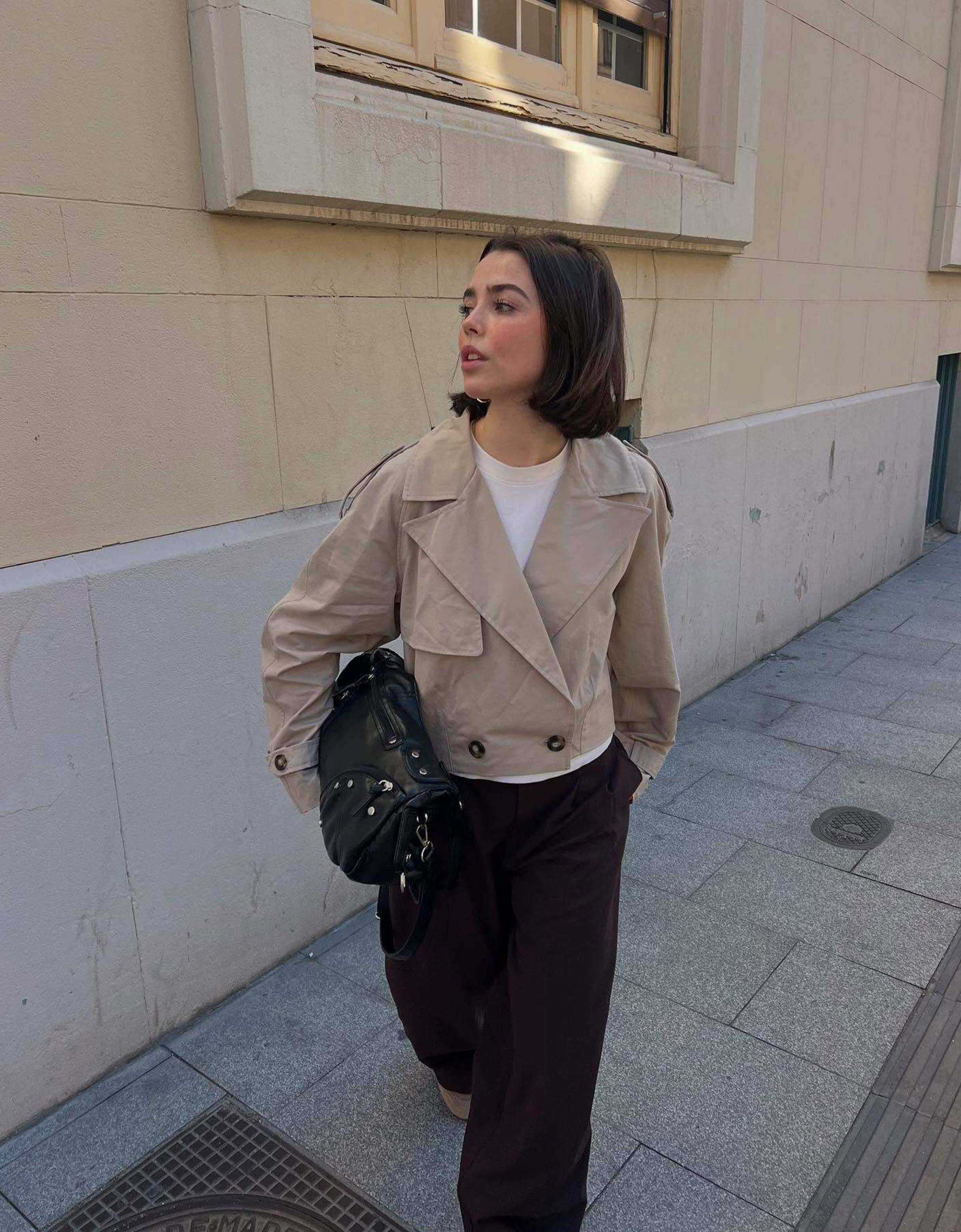Cropped trench coat - Jackets and blazers - Women | Bershka