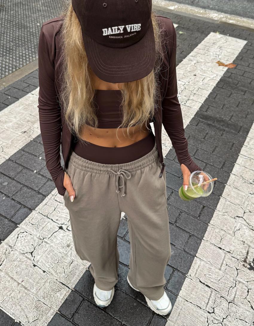 Embroidered cap-Brown