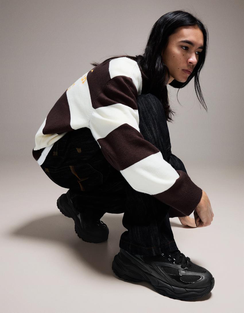 Kirol-oinetako bolumendunak, zolarekin-Beltza