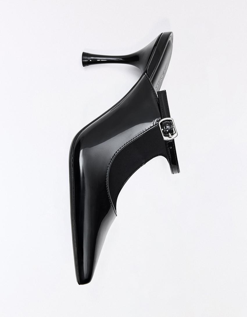Mules mit Absatz und Schnalle-Schwarz