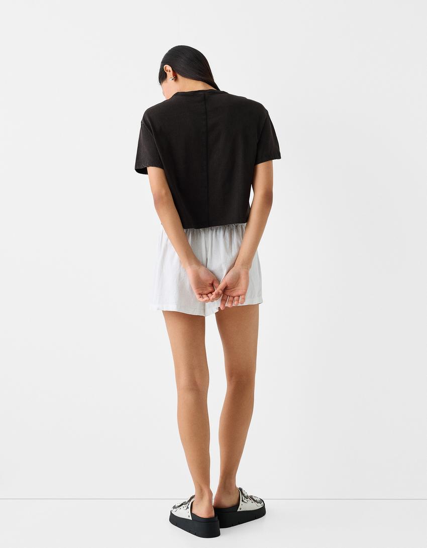 تيشرت قصير بأكمام قصيرة وطبعة-رمادي-1