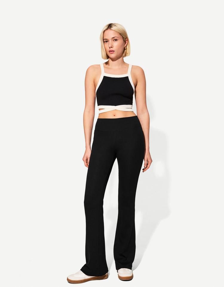 Pantalón flare cintura canalé