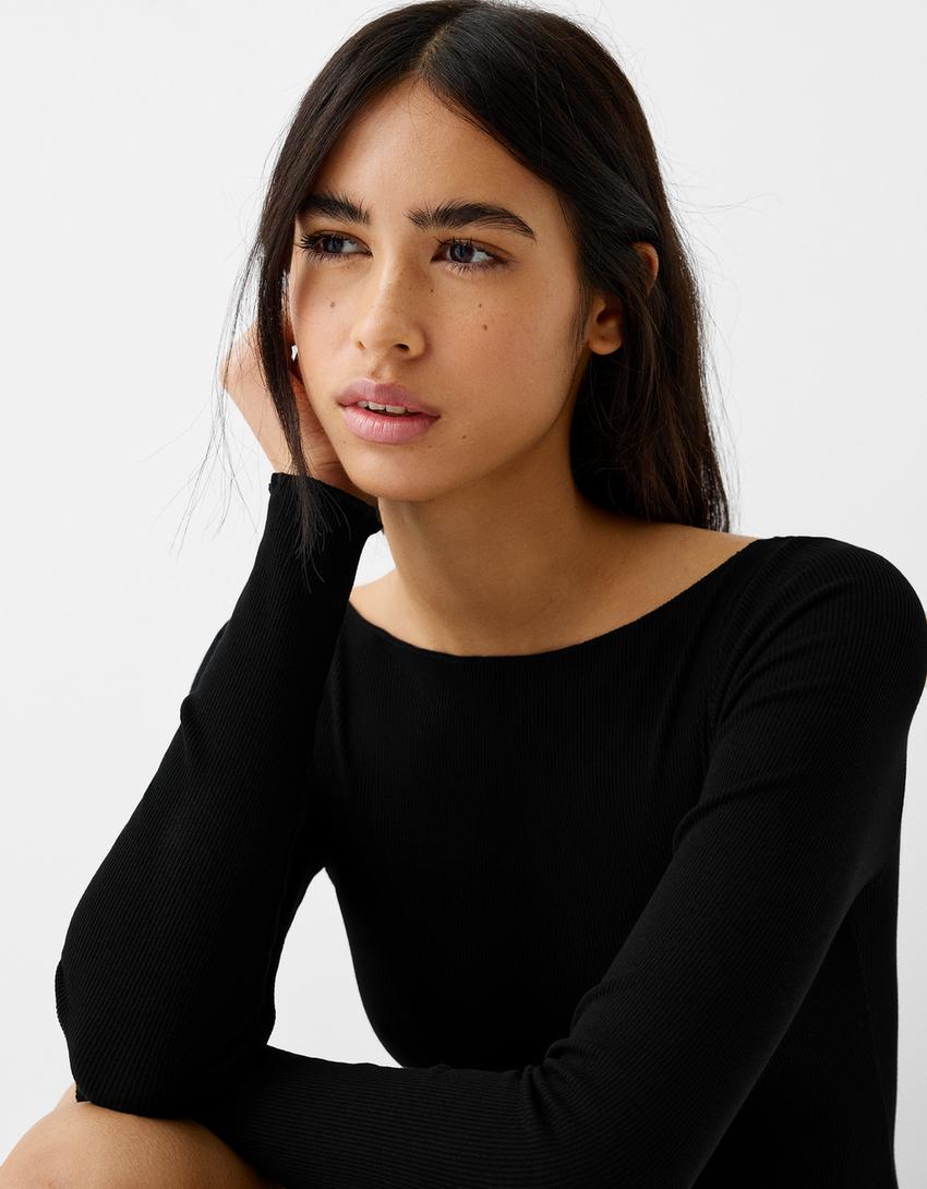 فستان ميدي محاك ومضلع بأكمام طويلة وياقة بوت-أسود-3