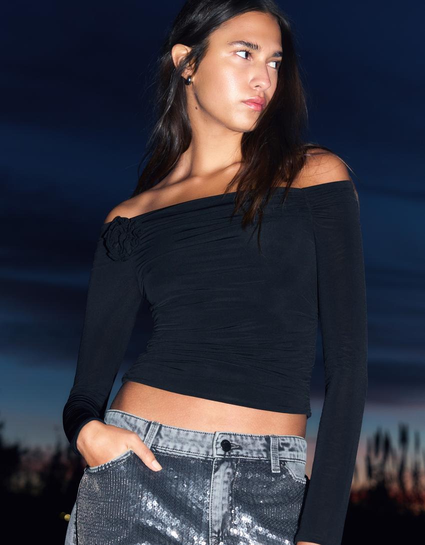 Top manga comprida flor-Preto