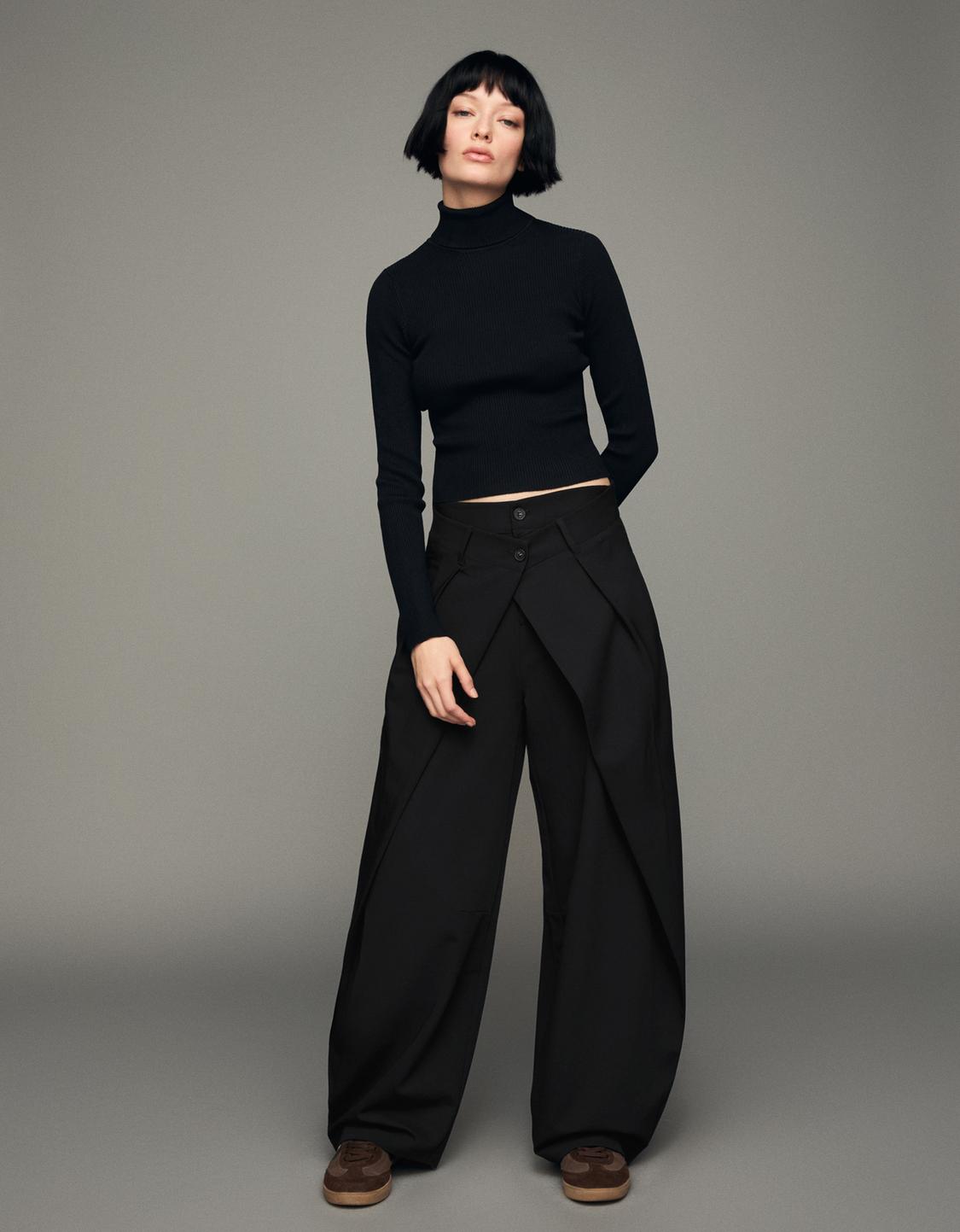 Barrel trousers with pleats