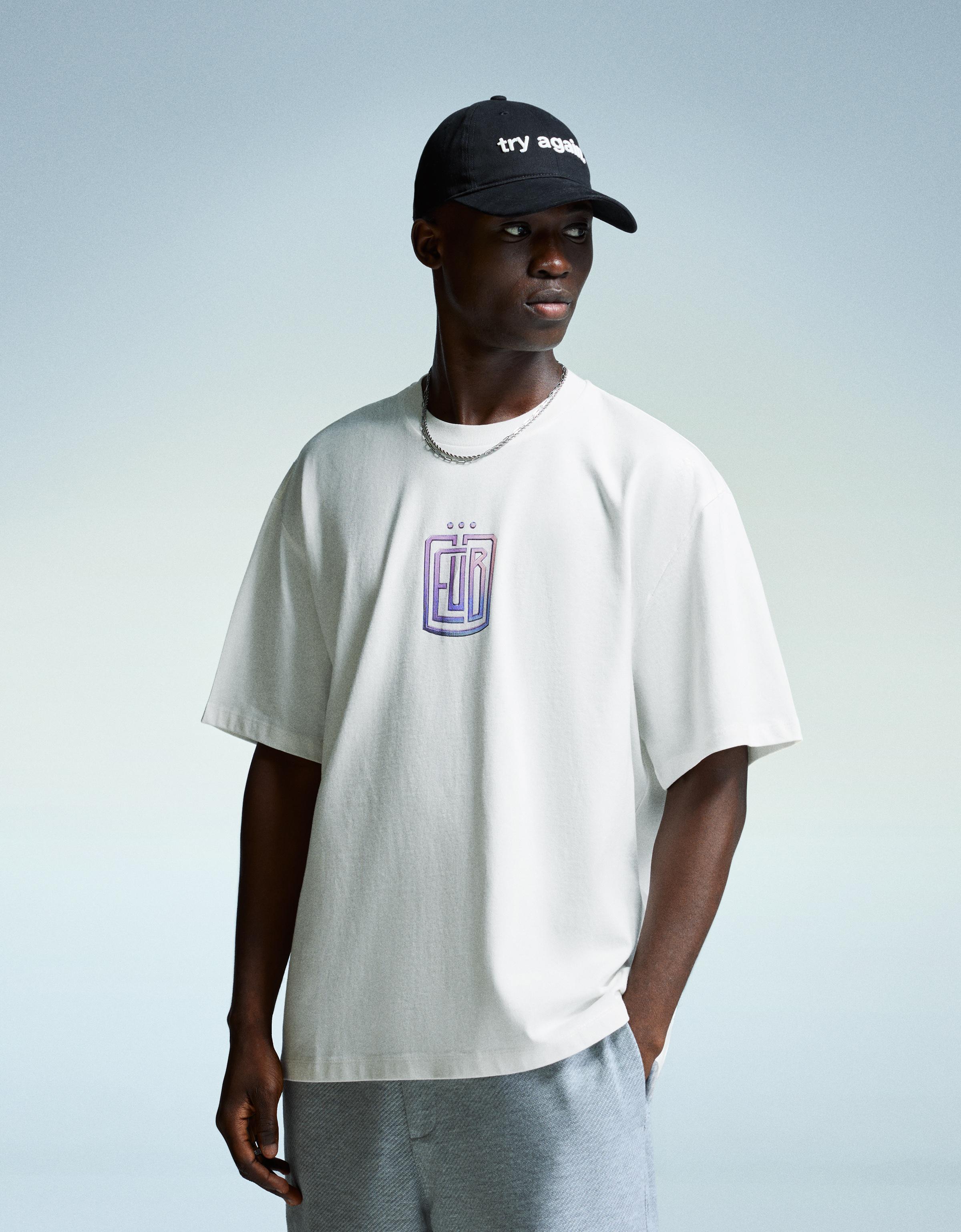 Bershka Trueno T-Shirt Mit Kurzen Ärmeln Herren L Weiss