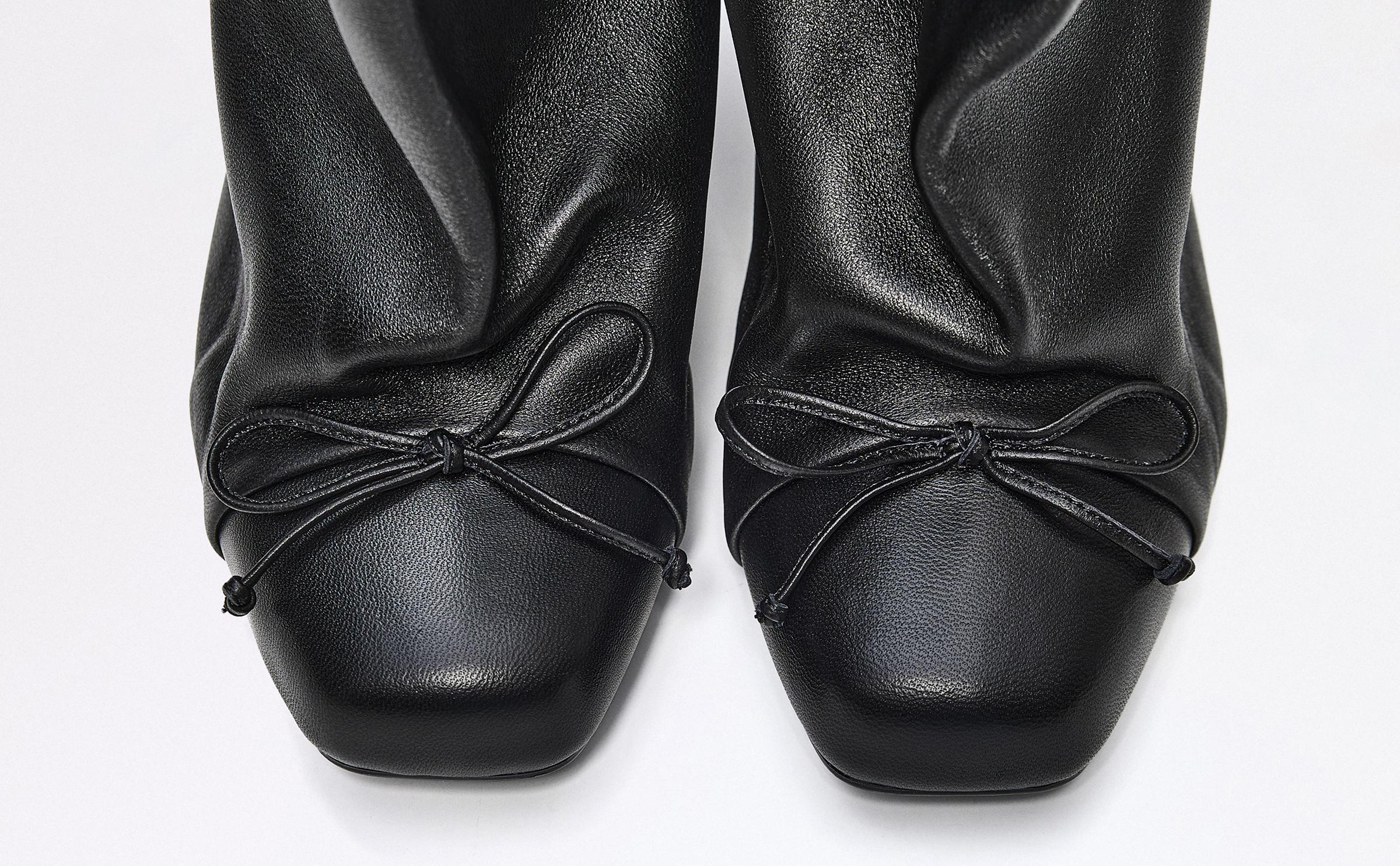 FLAT WIDE-SHAFT STUDDED LEATHER ANKLE BOOTS — BLACK