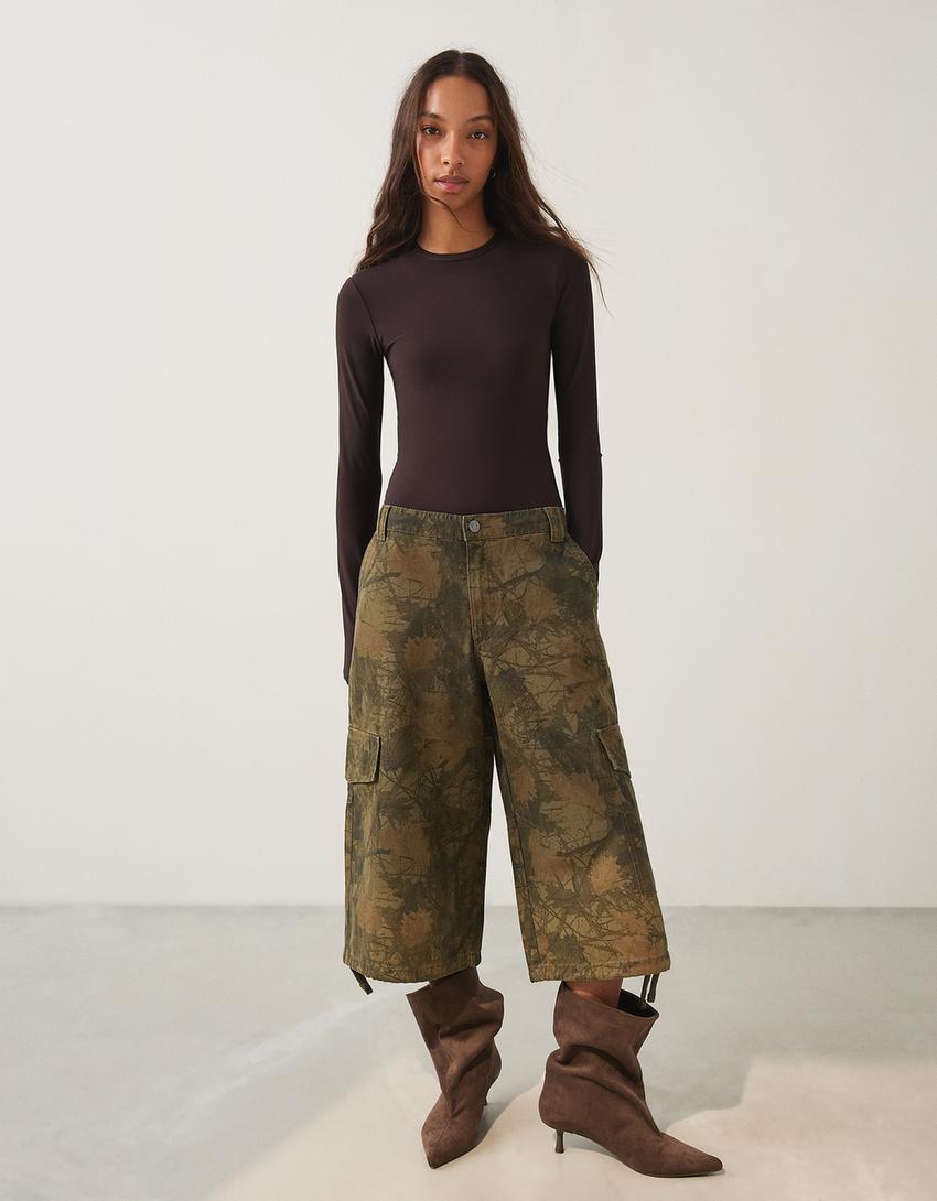 Printed Bermuda shorts-Khaki