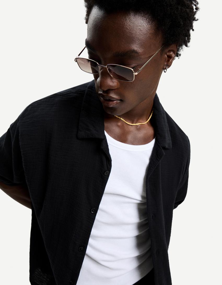 Textured short sleeve shirt-Black