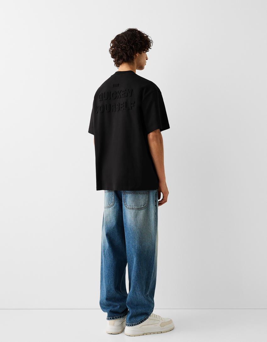 T-shirt manga curta boxy fit estampado relevo-Preto-1