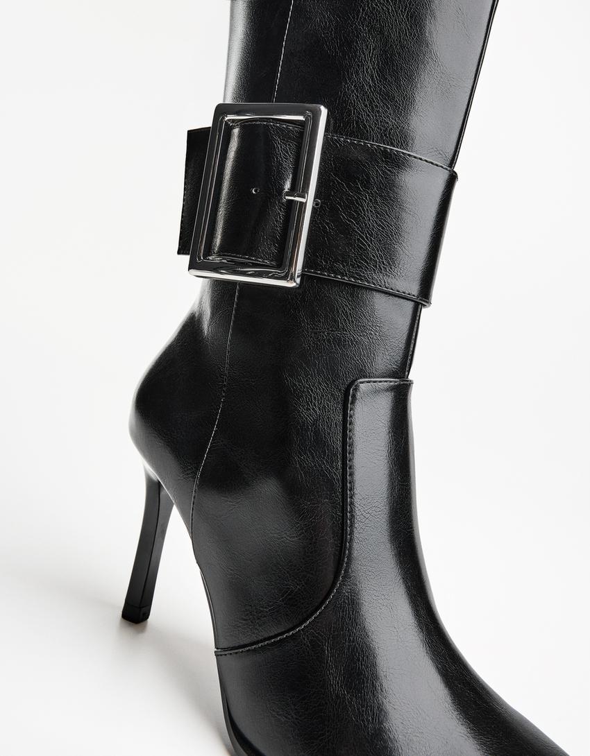 High-heel boots with buckle-BLACK