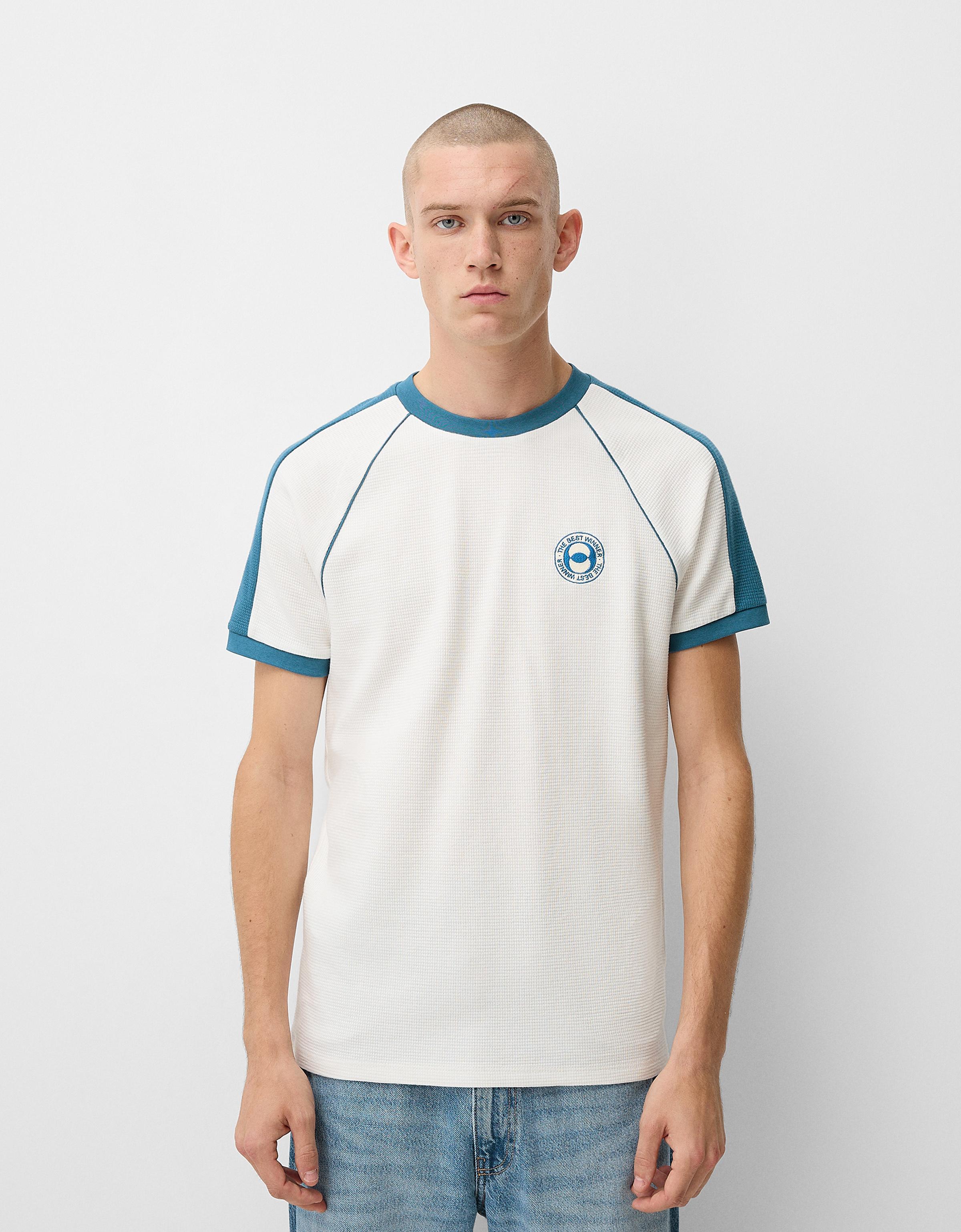 Bershka Sportliches Retro-T-Shirt Mit Kurzen Ärmeln Raglanärmeln Und Waffelstruktur Herren M Weiss