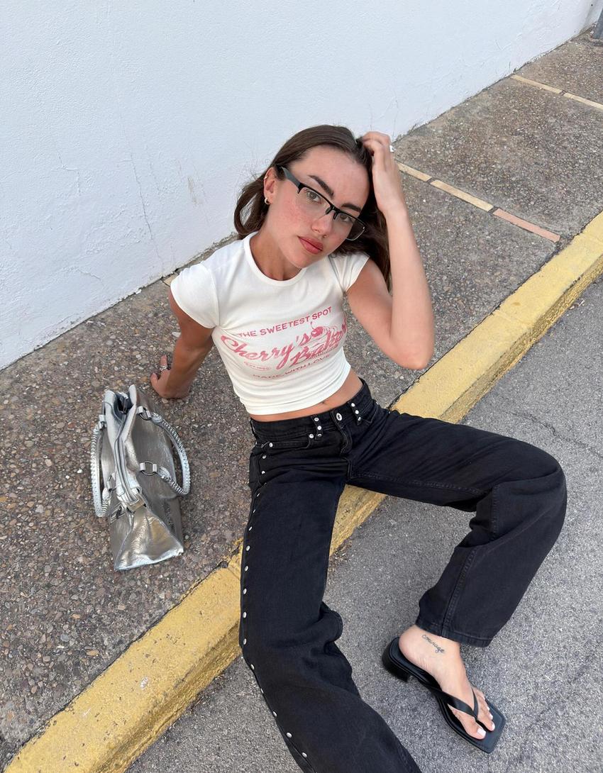 Jeans baggy fit à clous étoiles Pantalons Femme Bershka