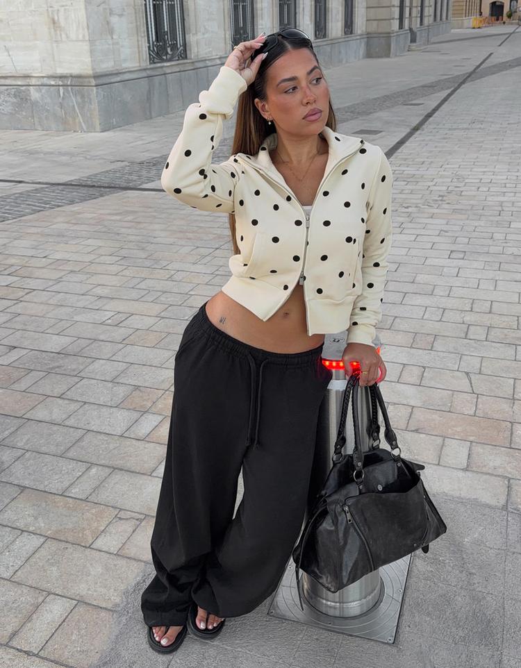 Plush barrel trousers with stoppers — Black