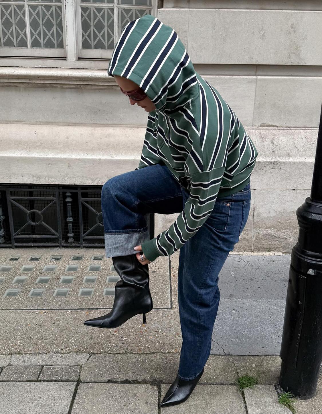 Striped hoodie with zip