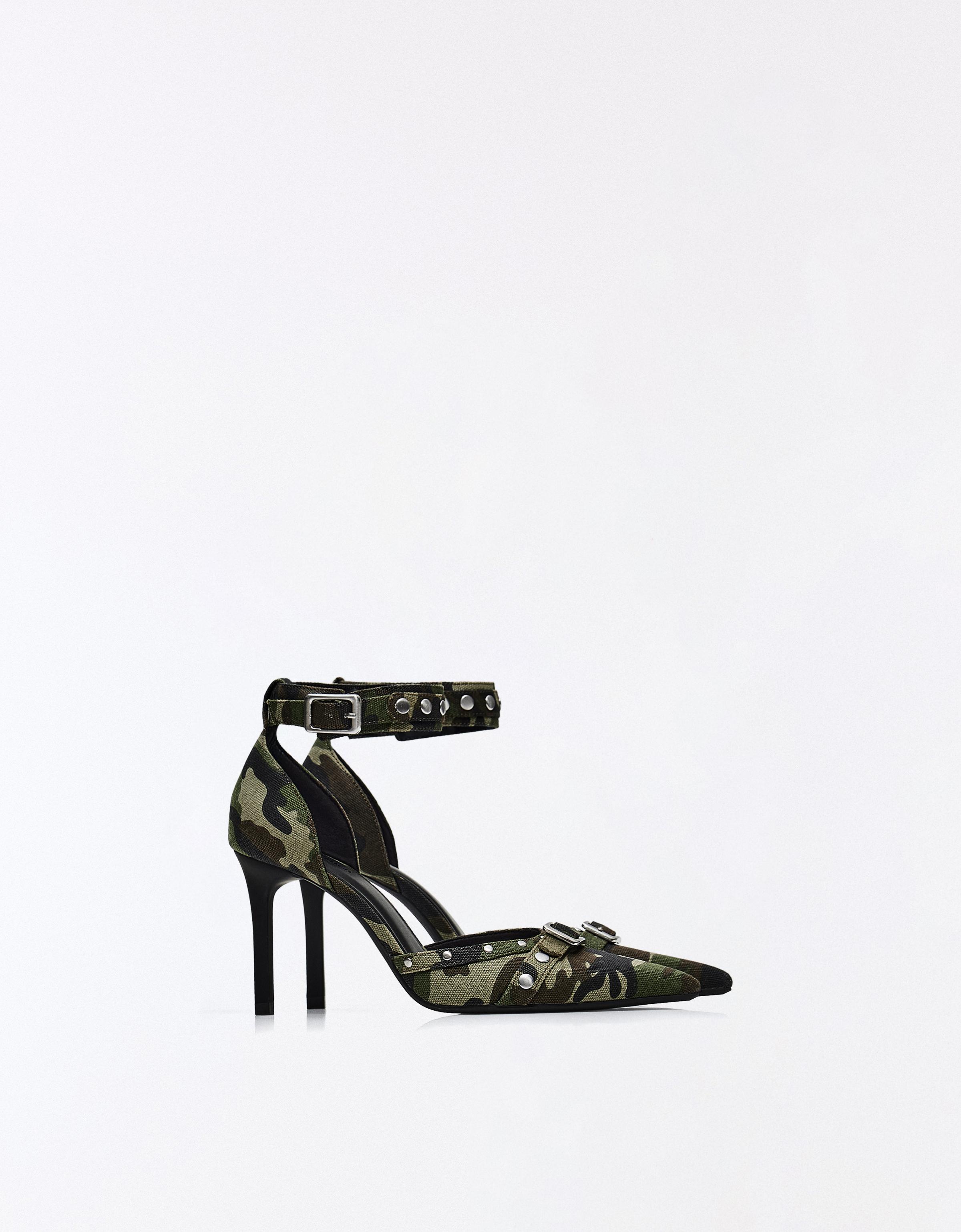 Ankle-strap heeled shoes with buckle detail — Camouflage