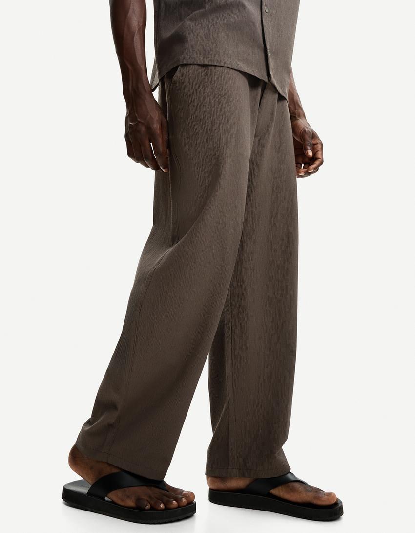 Pleated baggy jogger trousers-Sand-2