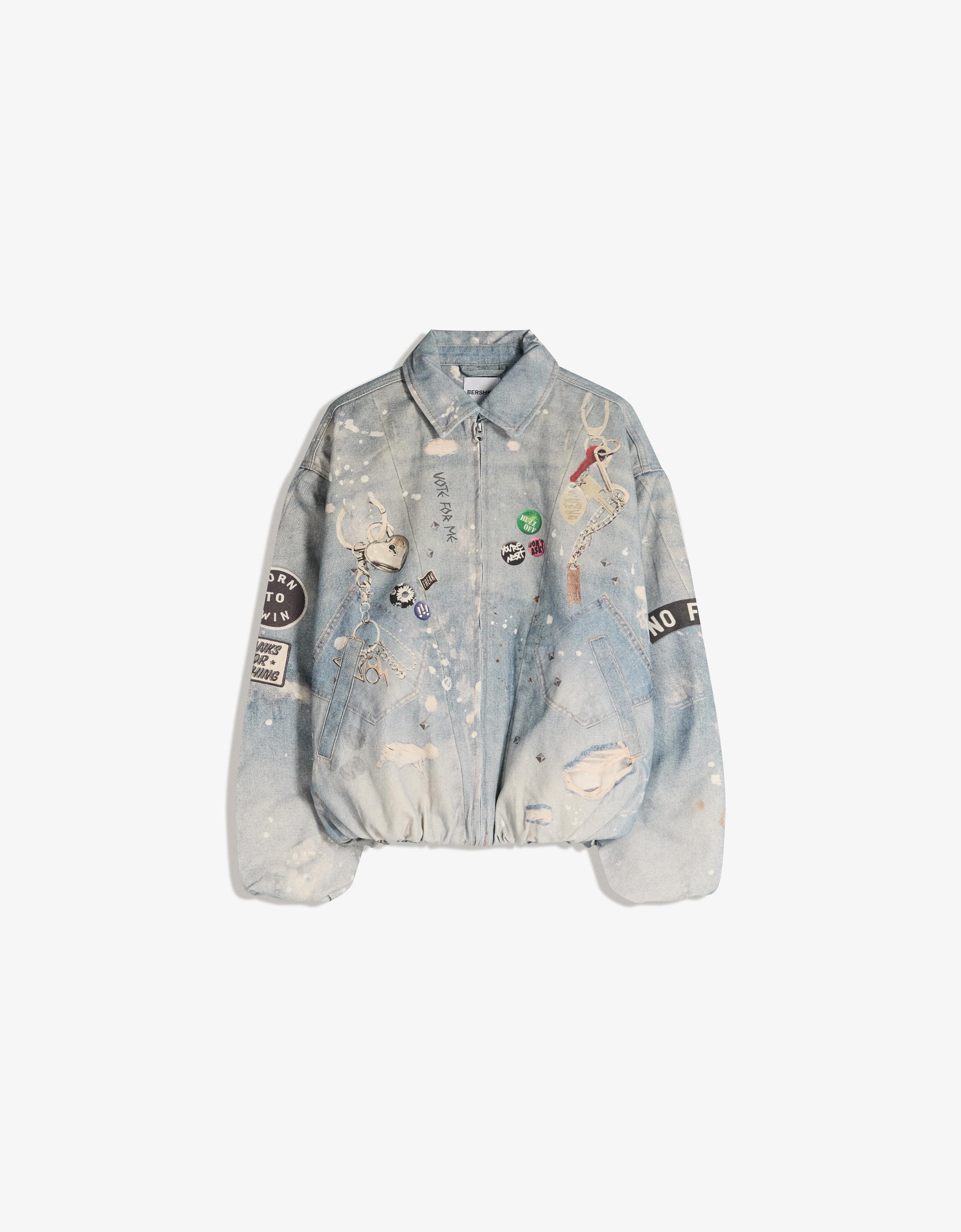 Bershka Jeansjacke Mit Print Herren Xs-S Ausgewaschenes Blau