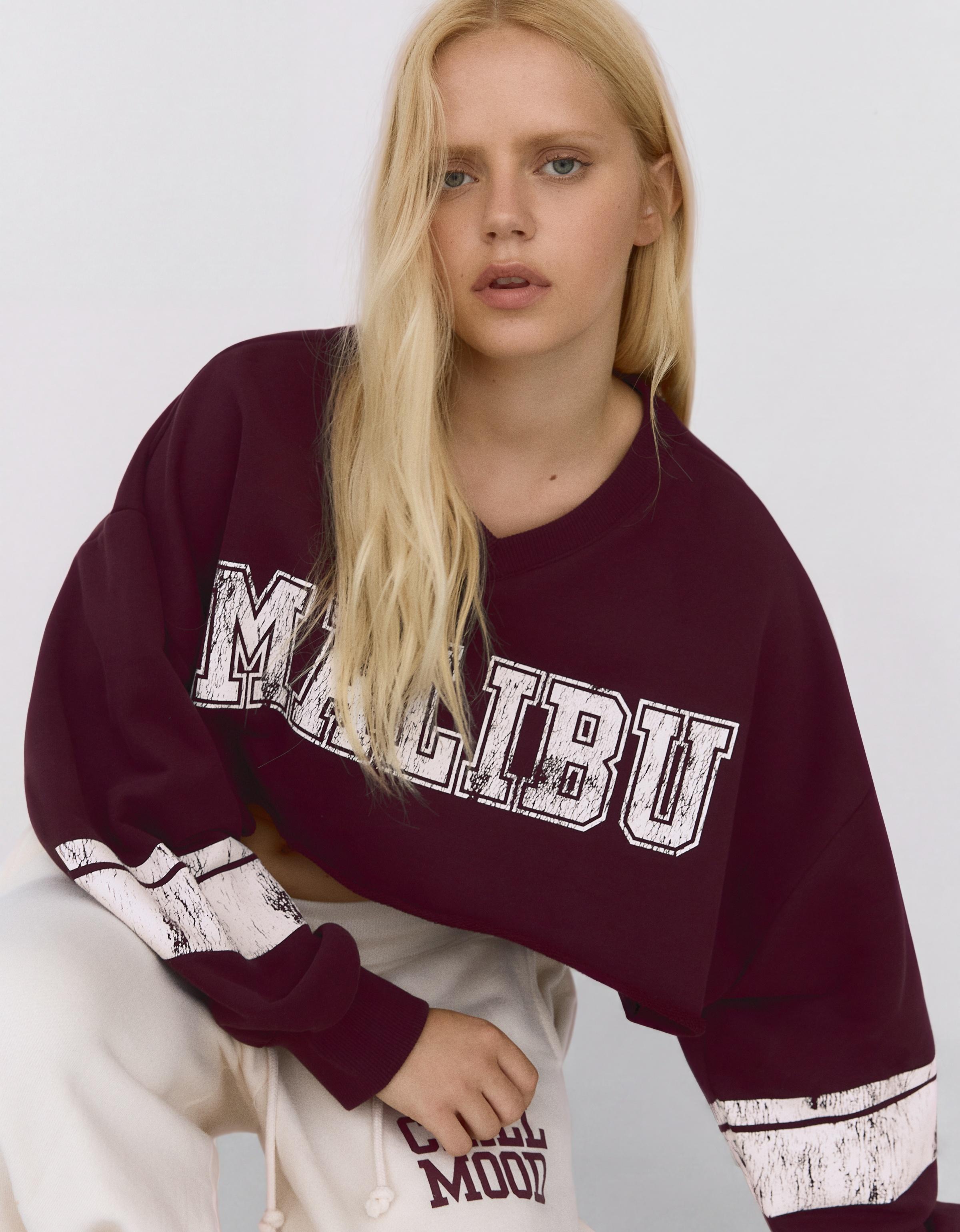 Cropped round neck print sweatshirt — Burgundy
