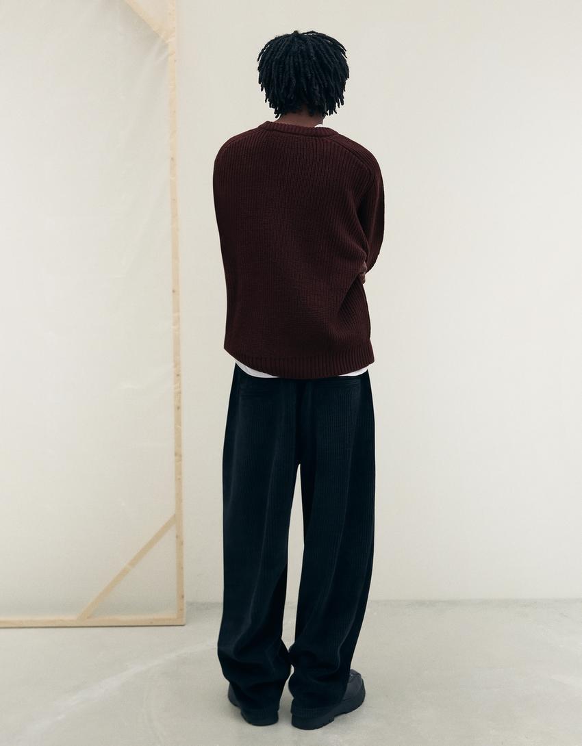 Rumbuoto rašto megztinis iš maišytos vilnos-Burgundijos raudona