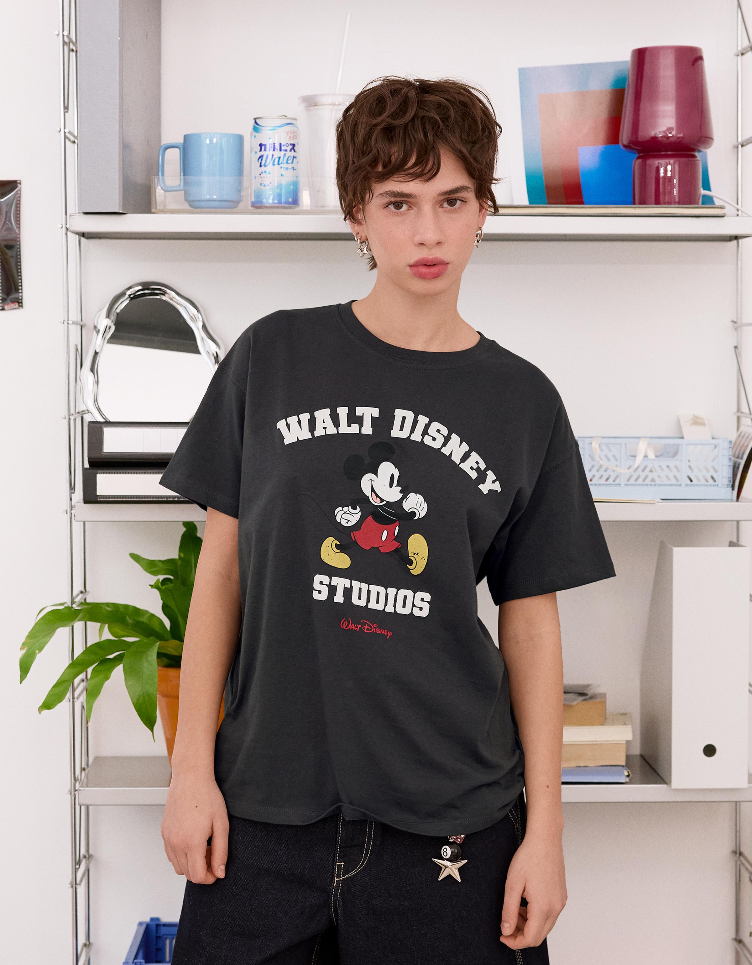 BERSHKA｜半袖 Mickey プリント ミニTシャツ Bershka - Bershka Tシャツ 半袖 ショート丈 ミッキー 美品✮ M