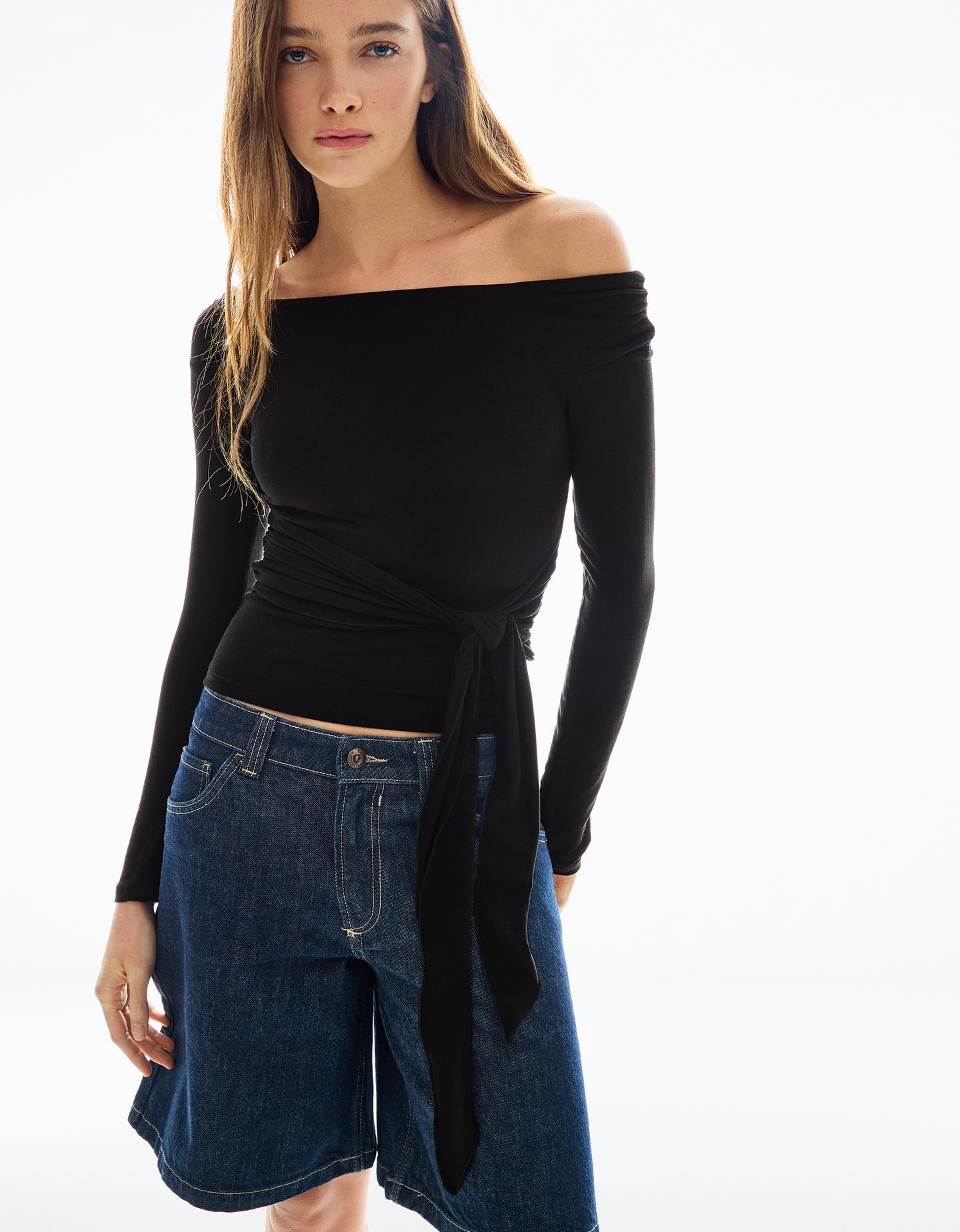 Bershka asymetryczna koszulka z długim rękawem i wiązaniem czarny