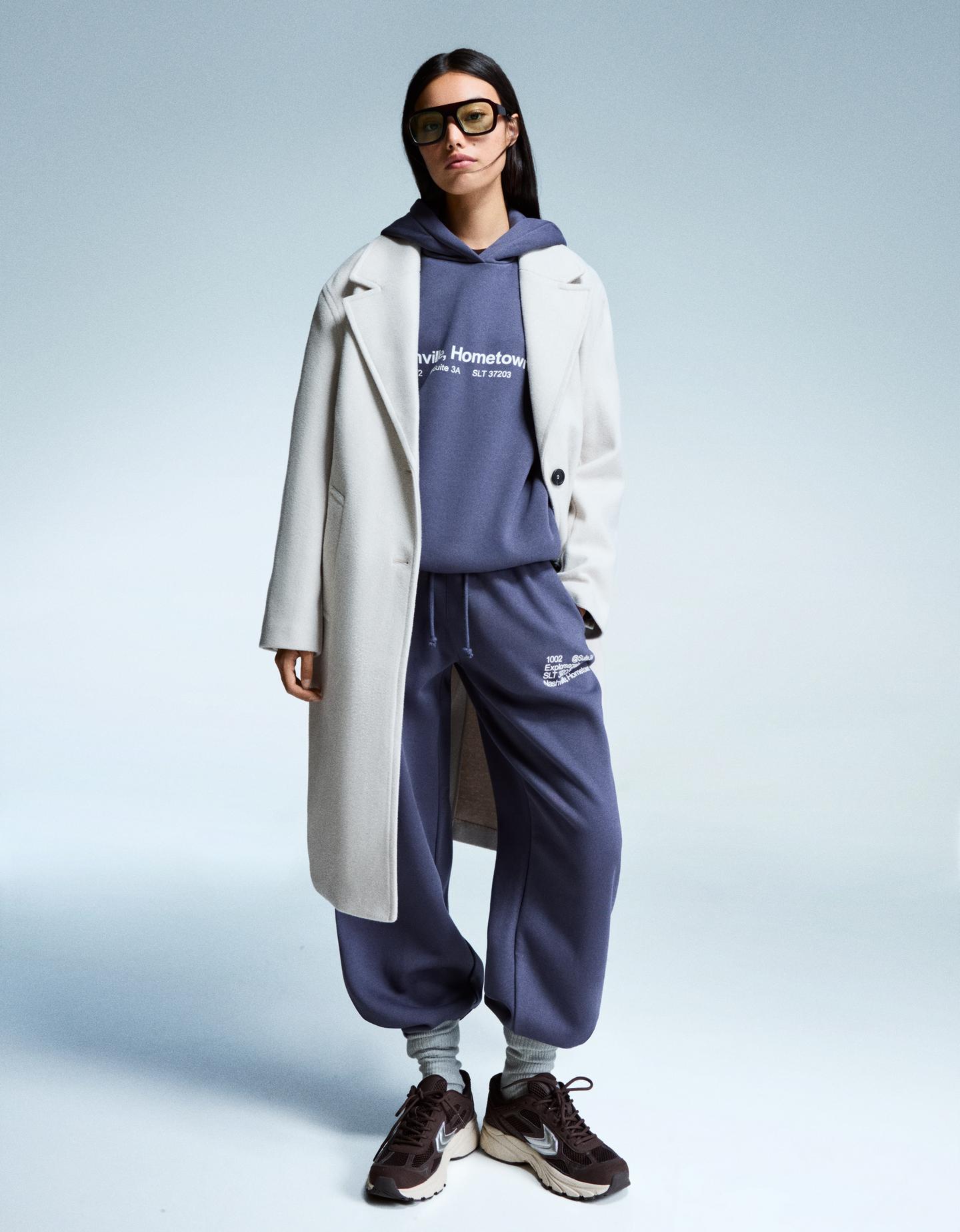 Bershka długi płaszcz soft piaskowy