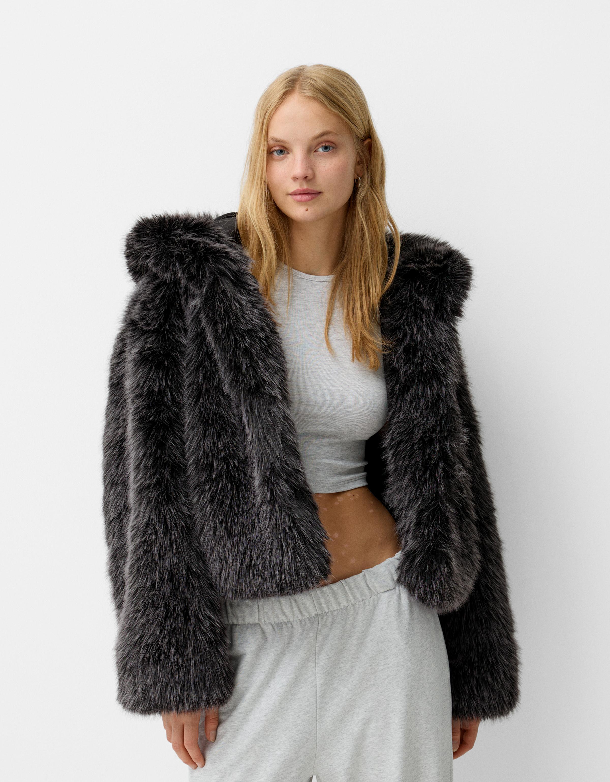 Fluffy jacket bershka best sale