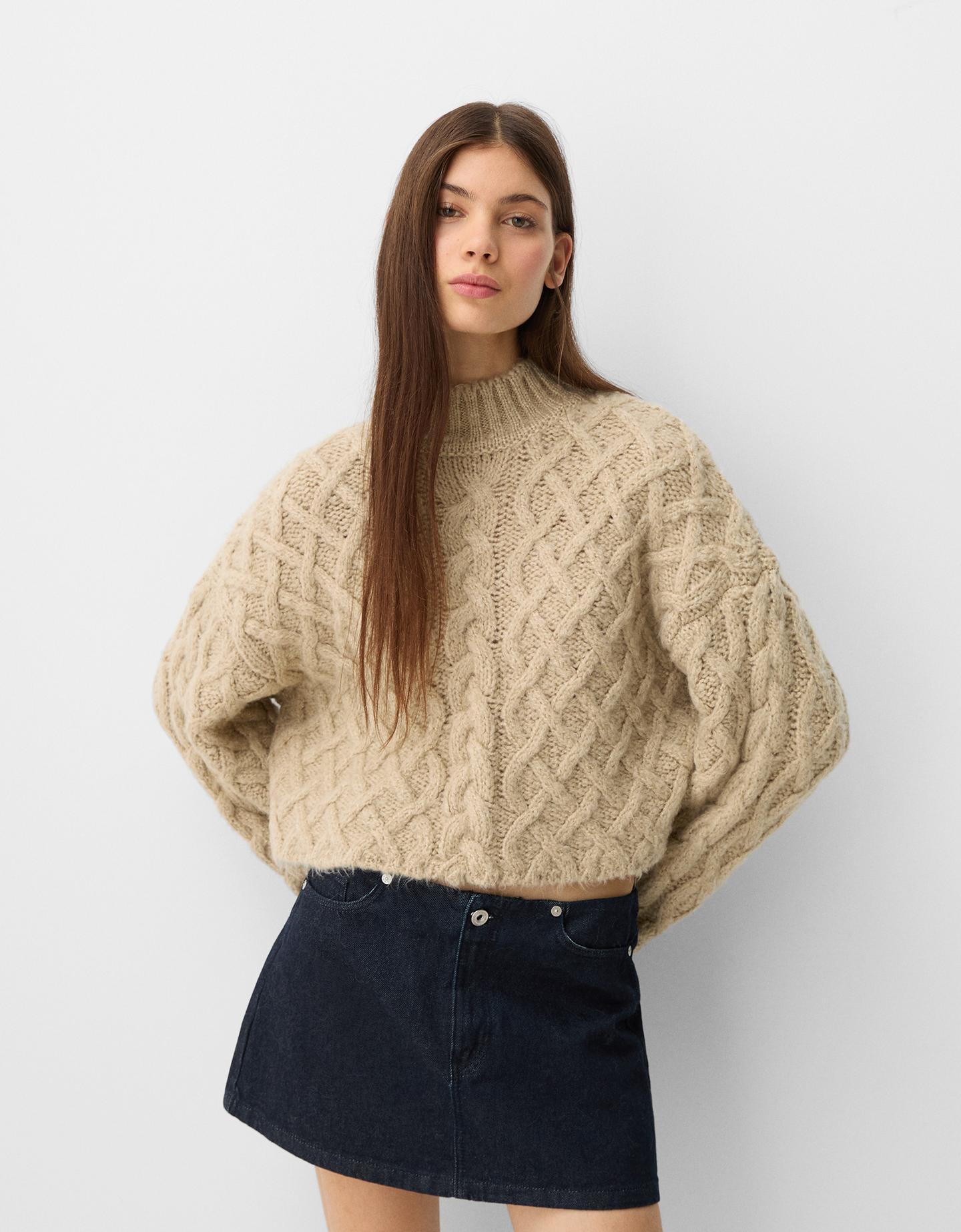 Bershka Pullover Mit Stehkragen Und Flechtmuster Damen M Beige günstig online kaufen