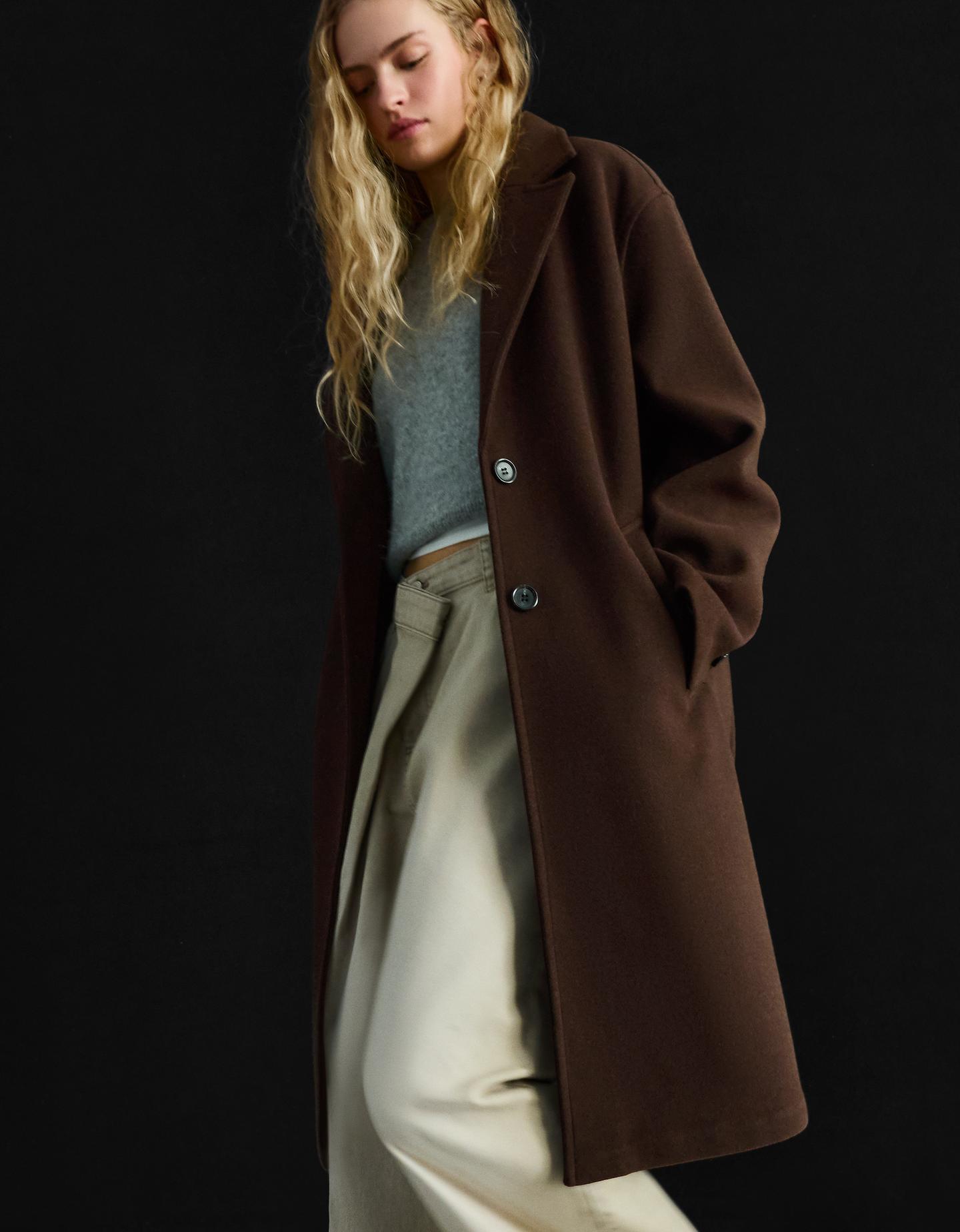 Bershka długi płaszcz soft touch brązowy