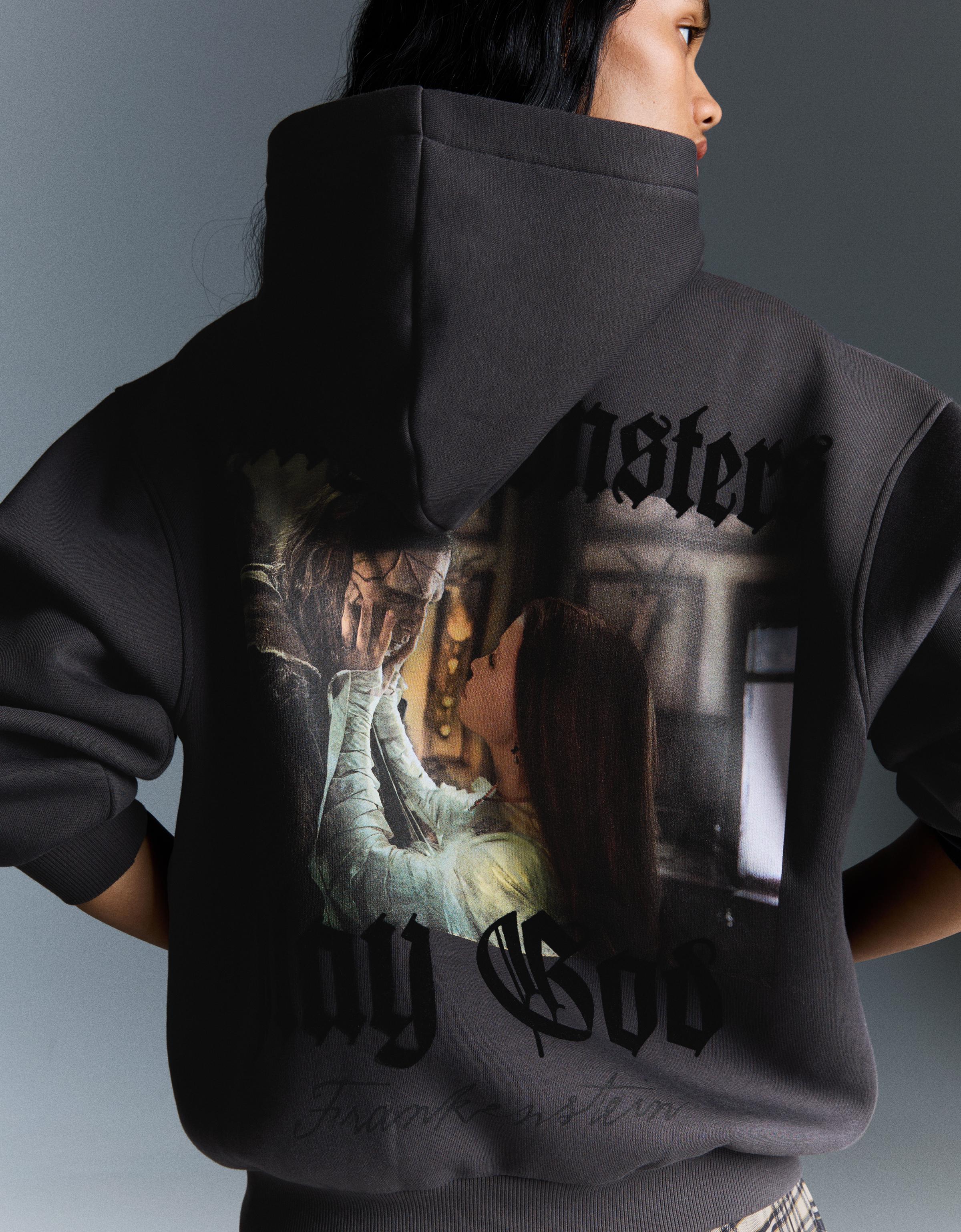 Bershka Frankenstein Kapuzen-Sweatshirt Mit Print Damen M Dunkelgrau