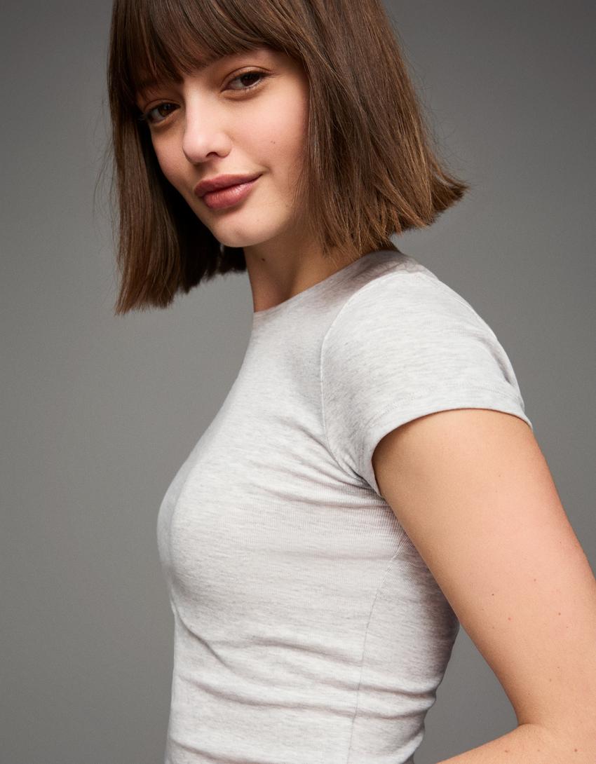 Short sleeve crew neck T-shirt