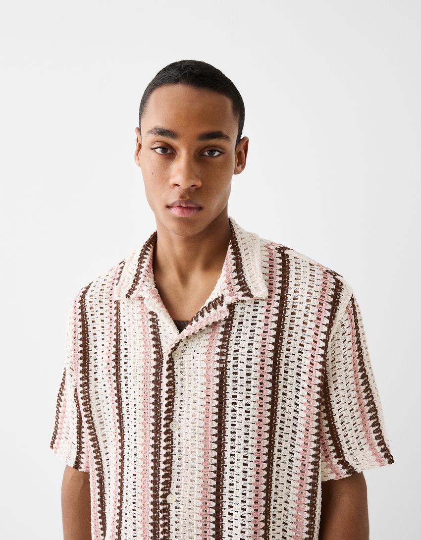 قميص كروشيه بقصّة مربعة وأكمام قصيرة-كريمي-2