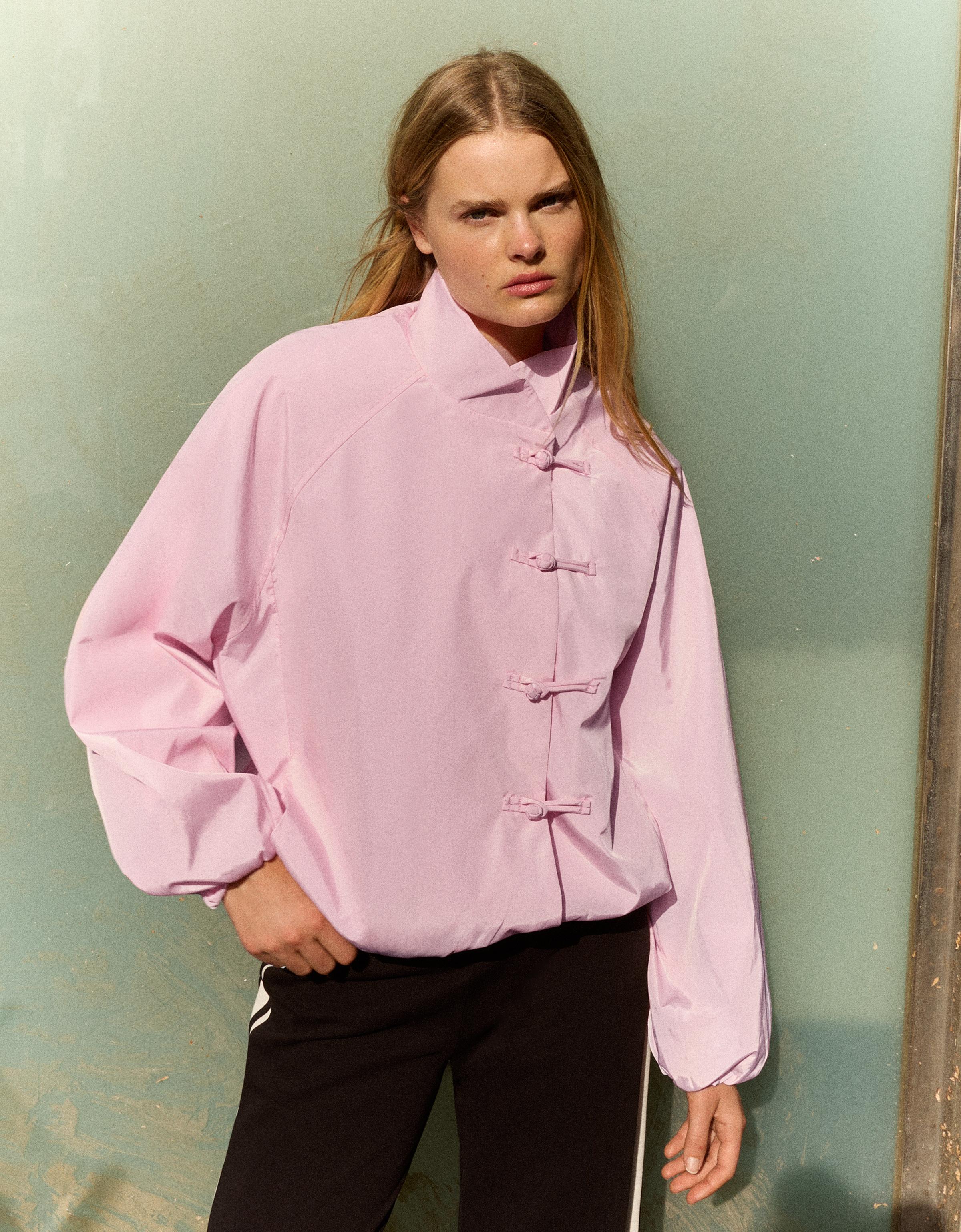 Bershka Cazadora Nylon Alamares Mujer M-L Rosa