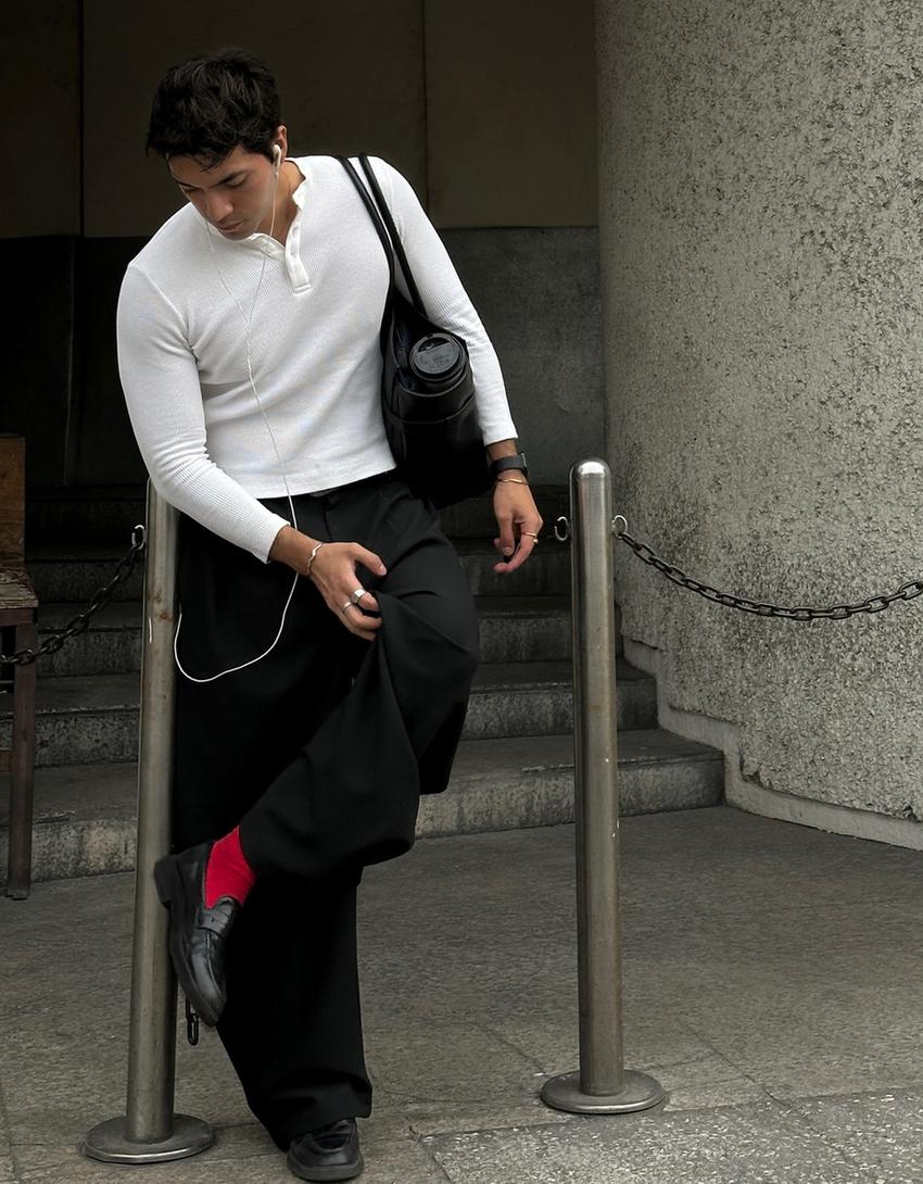 Kaus henley slim fit rajut wafel-Putih semu