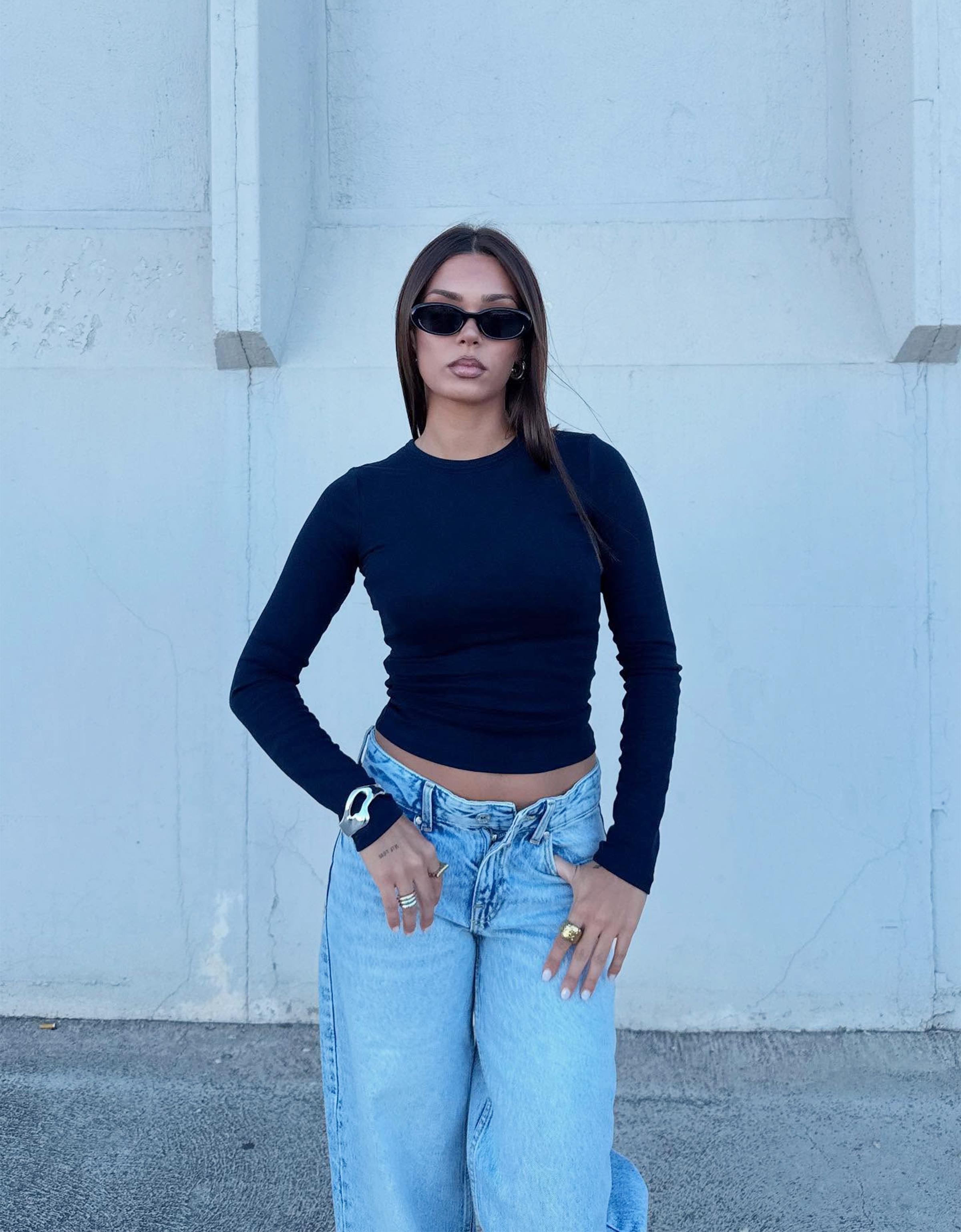 Oval plastic sunglasses — Black